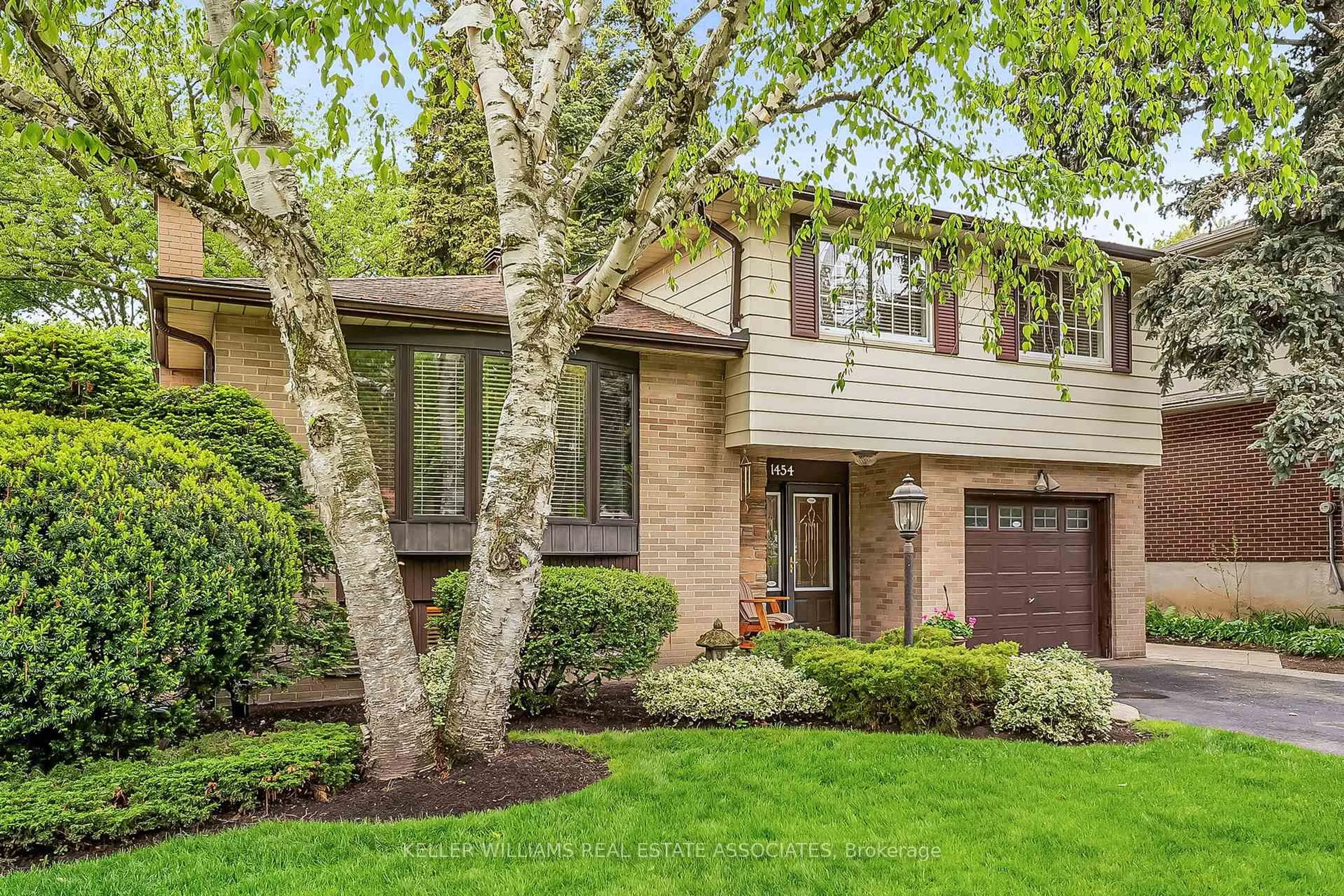 Home with brick exterior material, street for 1454 Leda Ave, Mississauga Ontario L5G 4B7