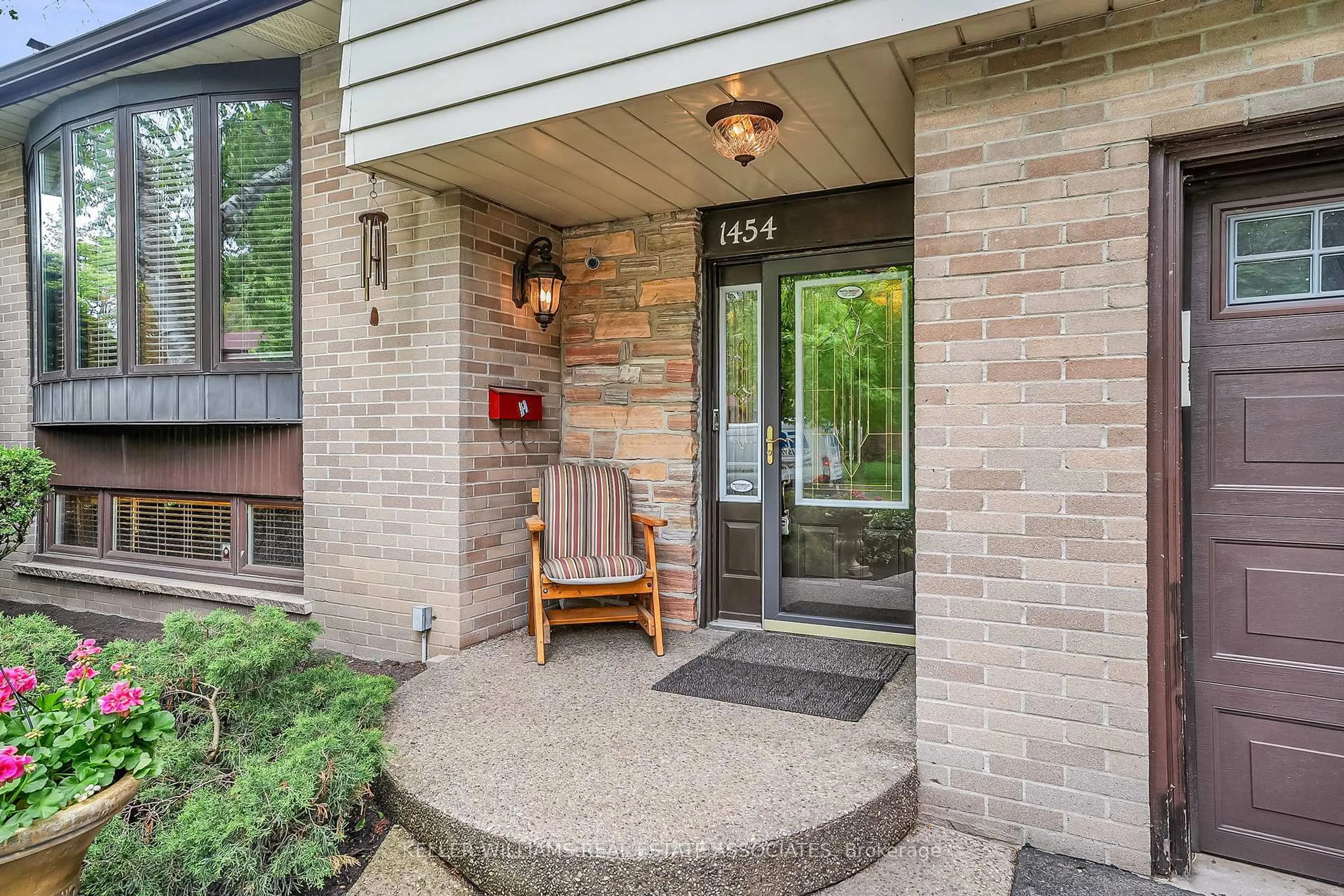 Unknown for 1454 Leda Ave, Mississauga Ontario L5G 4B7