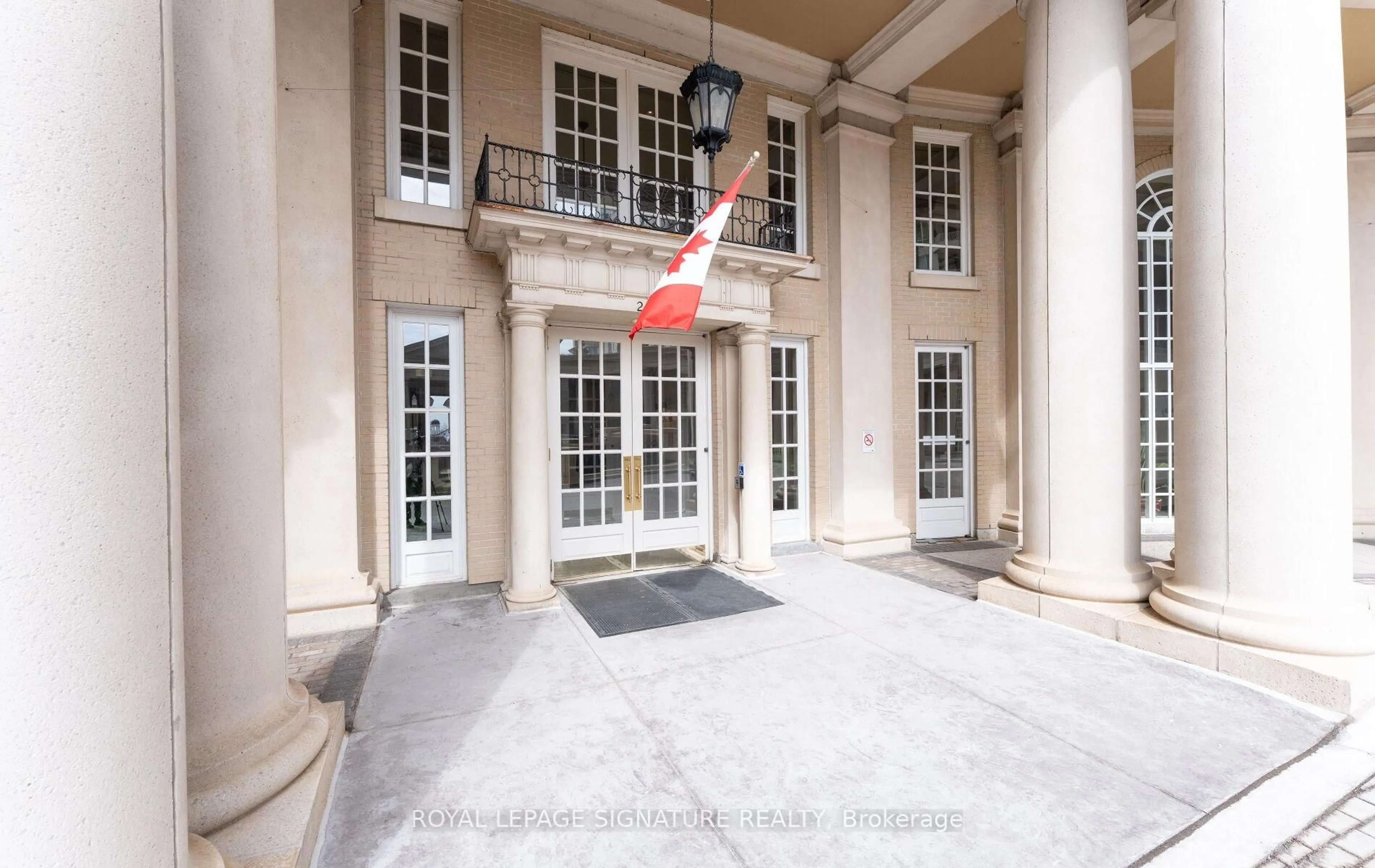 Indoor foyer for 2285 Lake Shore Blvd #1014, Toronto Ontario M8V 3X9