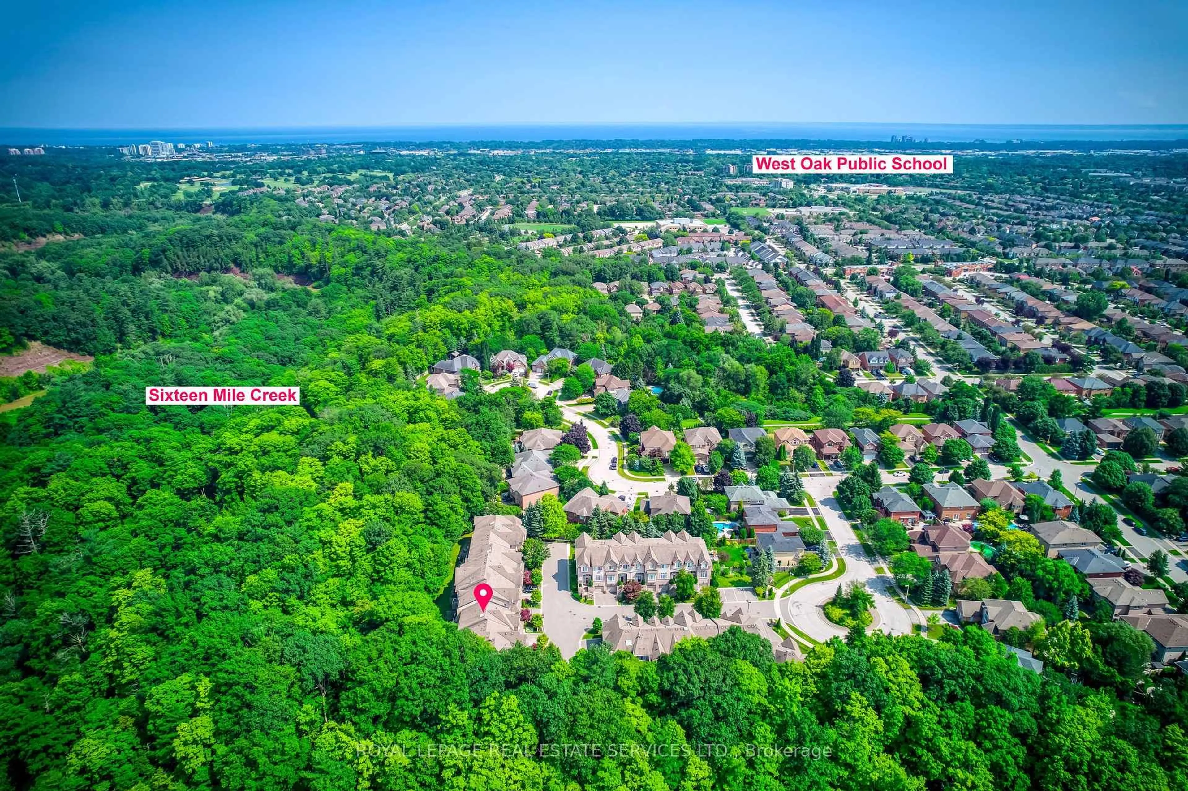 A pic from outside/outdoor area/front of a property/back of a property/a pic from drone, unknown for 2303 Hill Ridge Crt #10, Oakville Ontario L6M 3N3