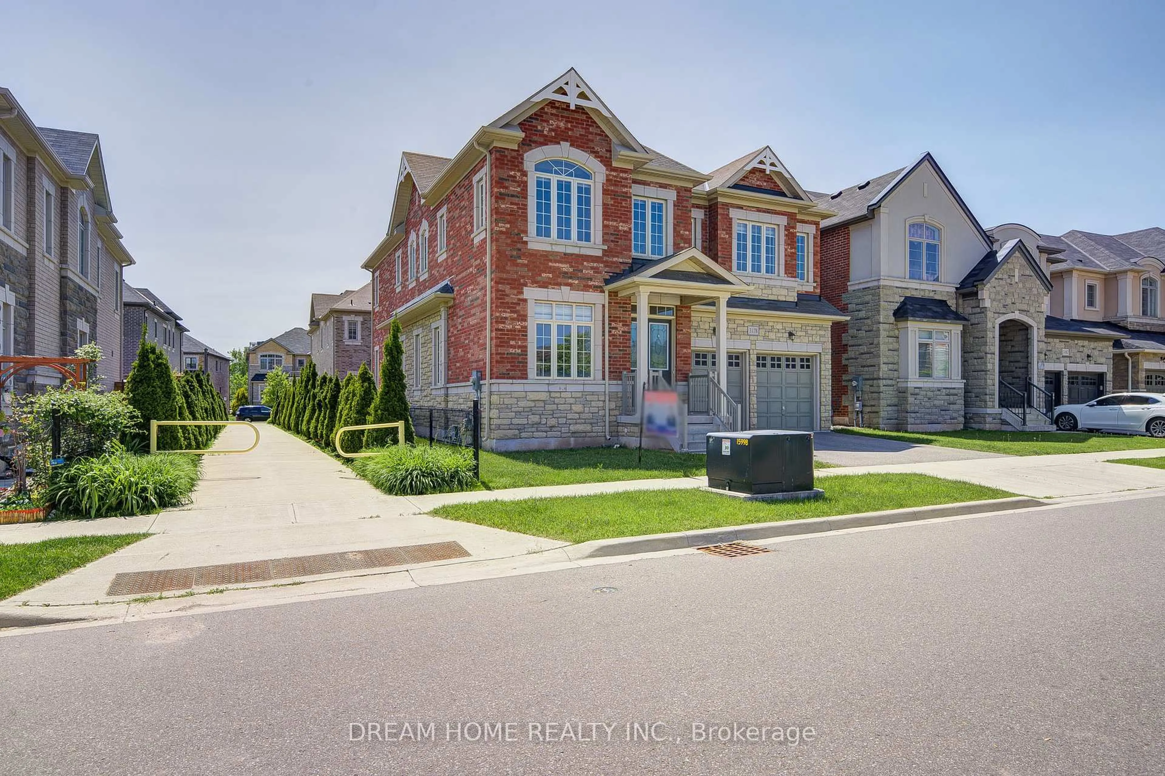 Home with brick exterior material, street for 3178 Buttonbush Tr, Oakville Ontario L6H 0T4