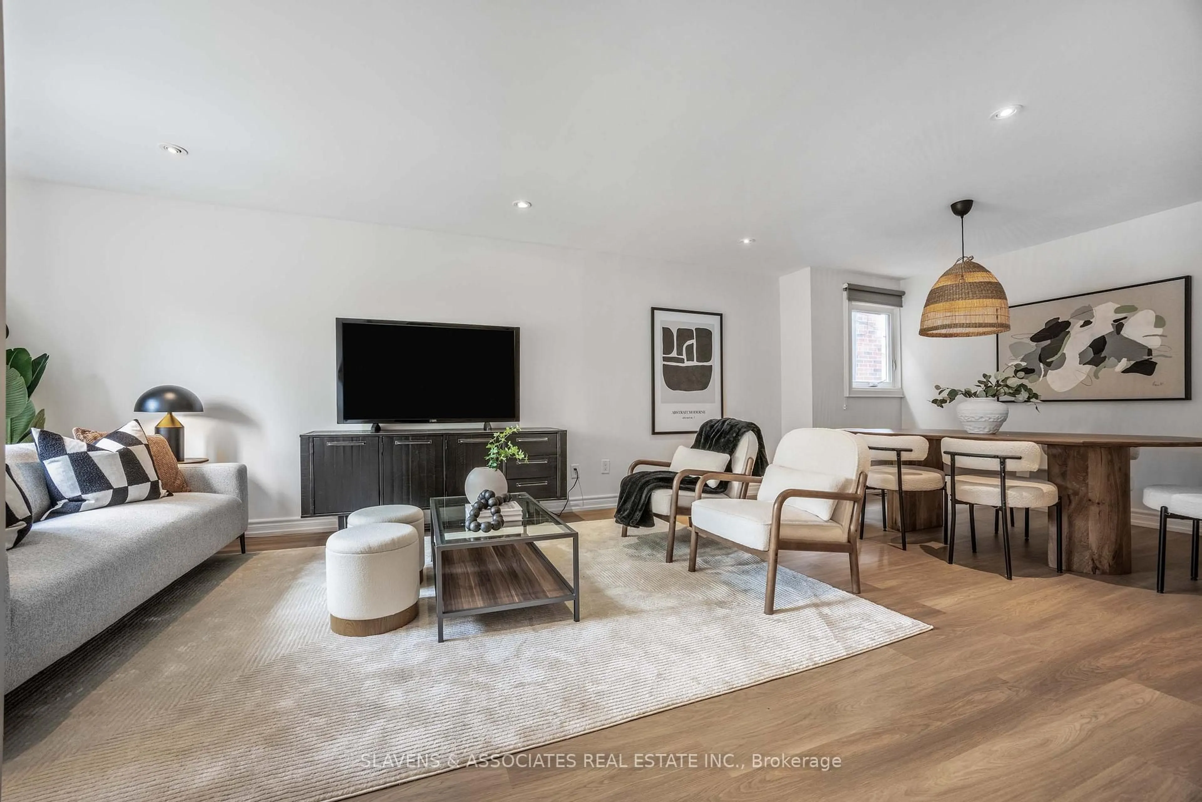 Living room with furniture, unknown for 759 Shaw St, Toronto Ontario M6G 3L9