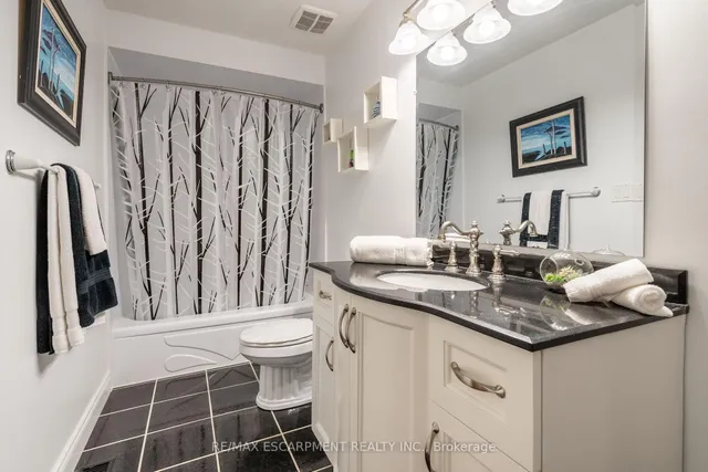 Additional property image - 7575 Milburough Line