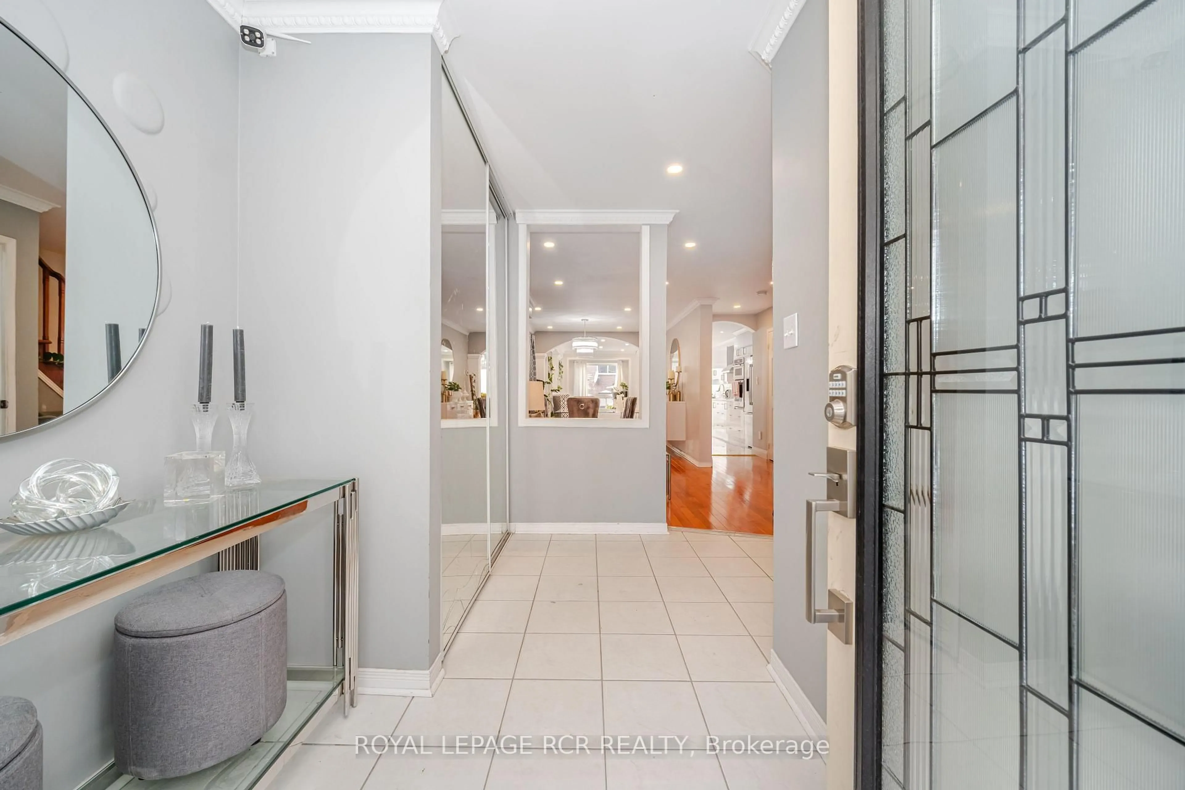 Indoor foyer for 127 Tiller Tr, Brampton Ontario L6X 4S9
