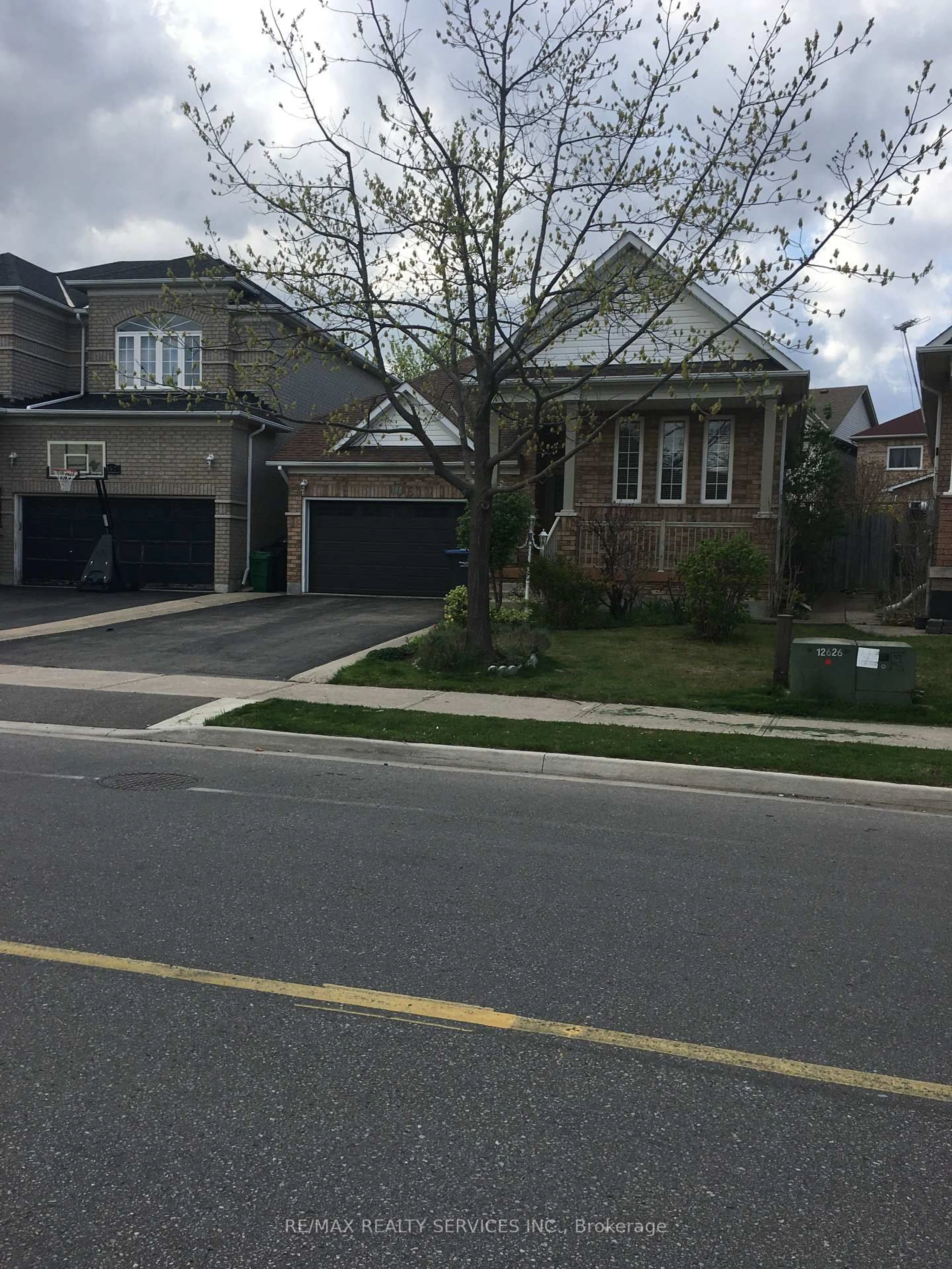 Home with brick exterior material, street for 195 Van Scott Dr, Brampton Ontario L7A 1V2