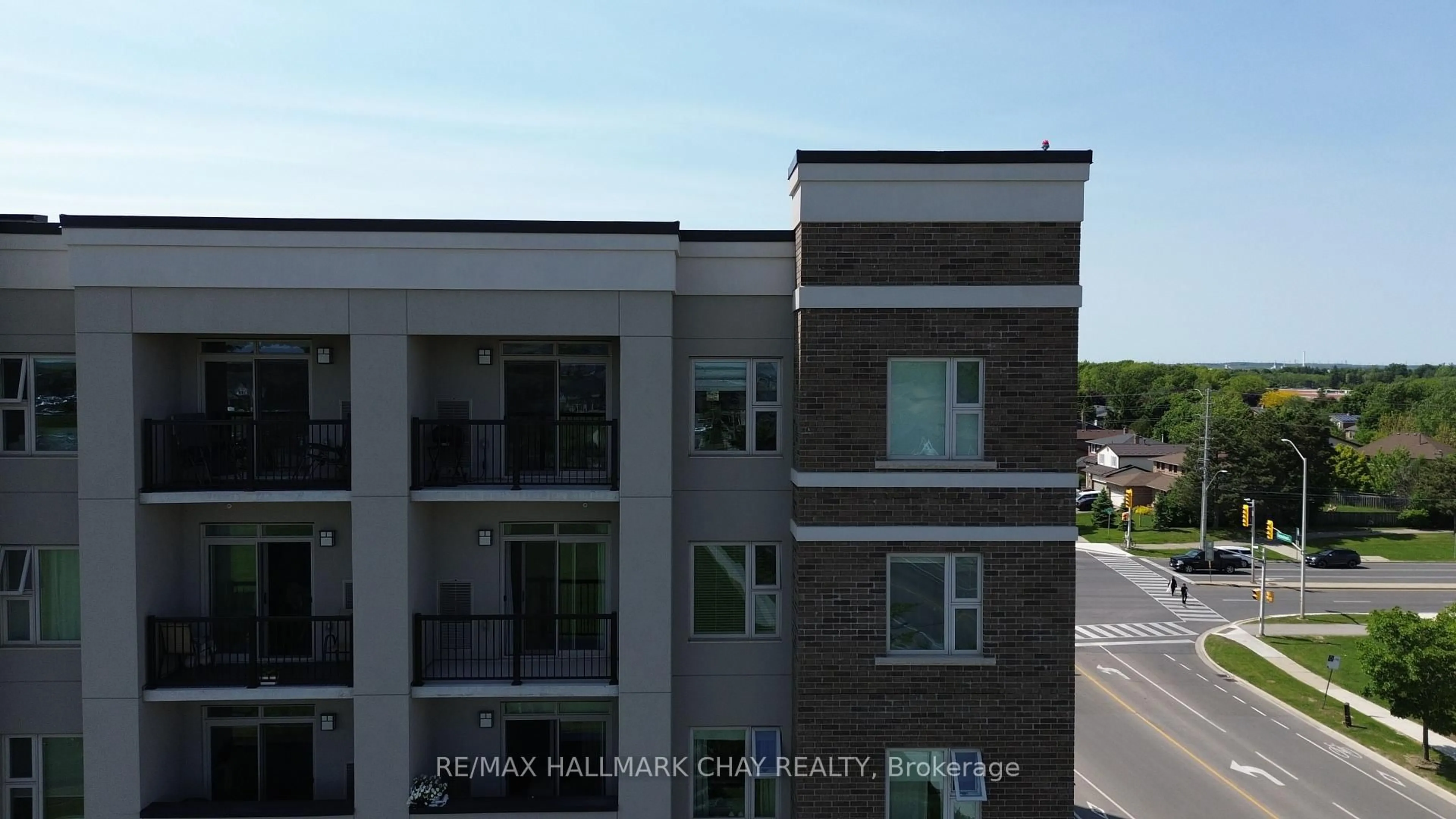 A pic from outside/outdoor area/front of a property/back of a property/a pic from drone, building for 610 Farmstead Dr #622, Milton Ontario L9T 8X5