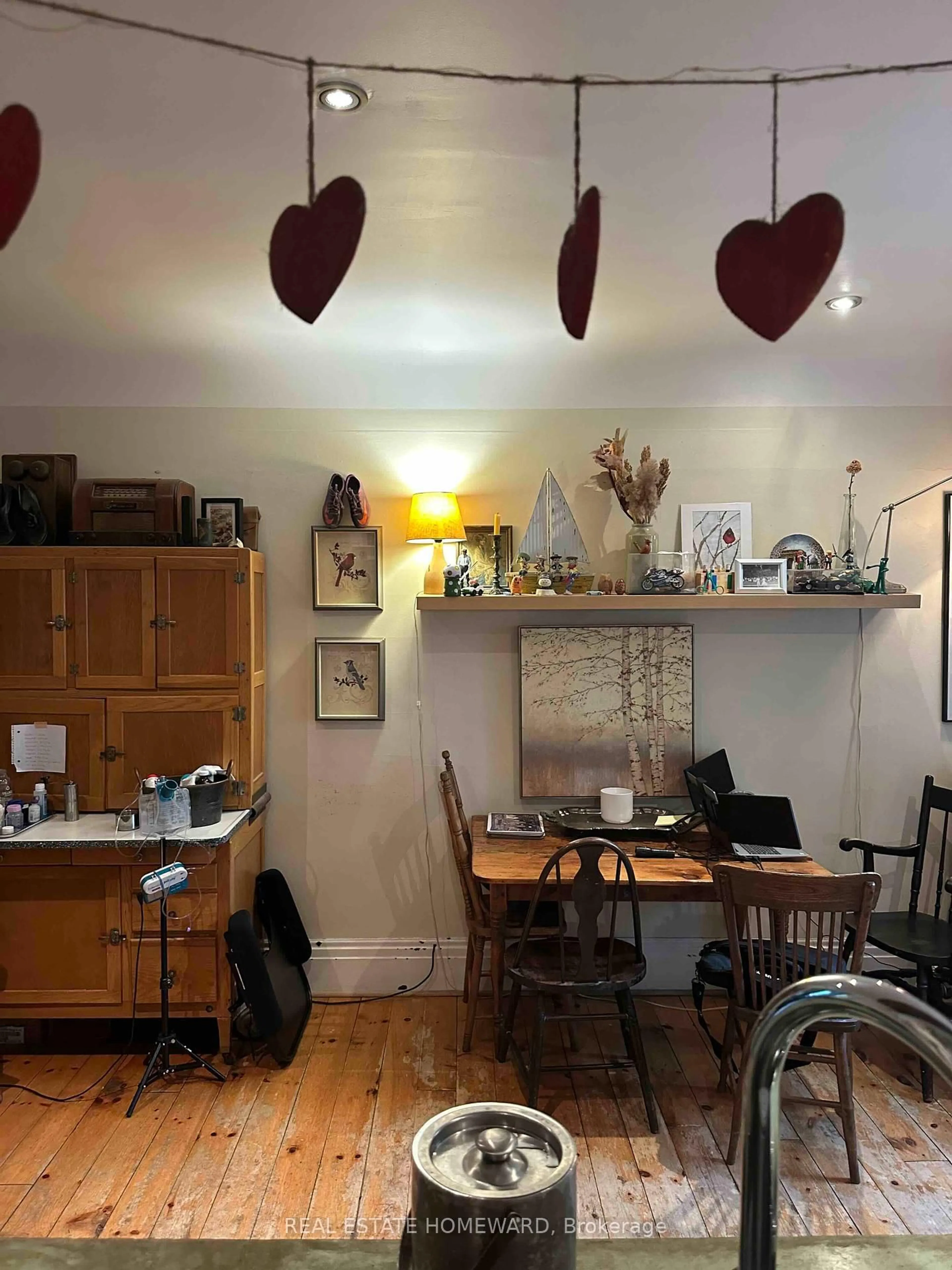 A pic of a room for 48 Parkway Ave, Toronto Ontario M6R 1T5
