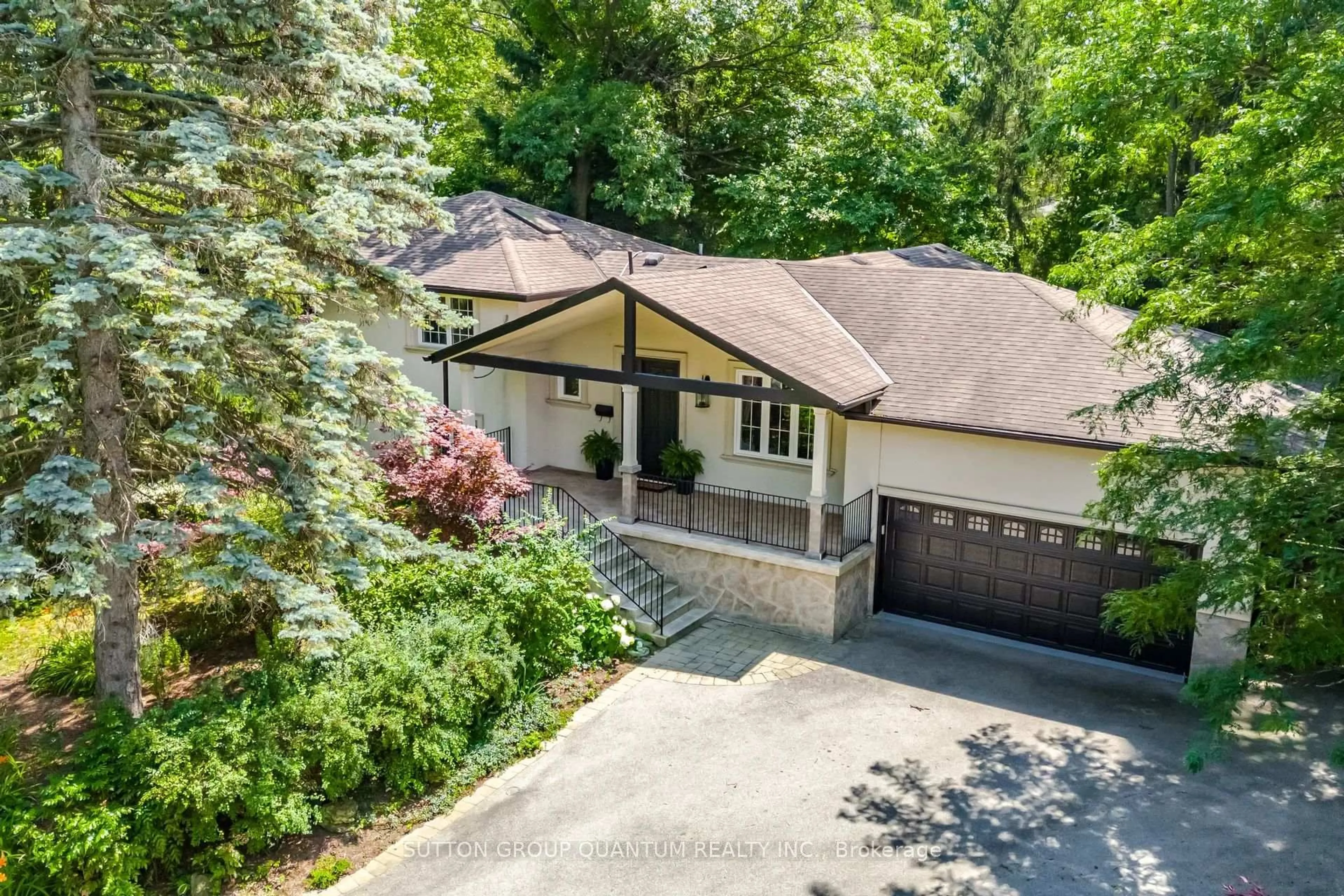 Home with brick exterior material, street for 1063 Greenoaks Dr, Mississauga Ontario L5J 3A1
