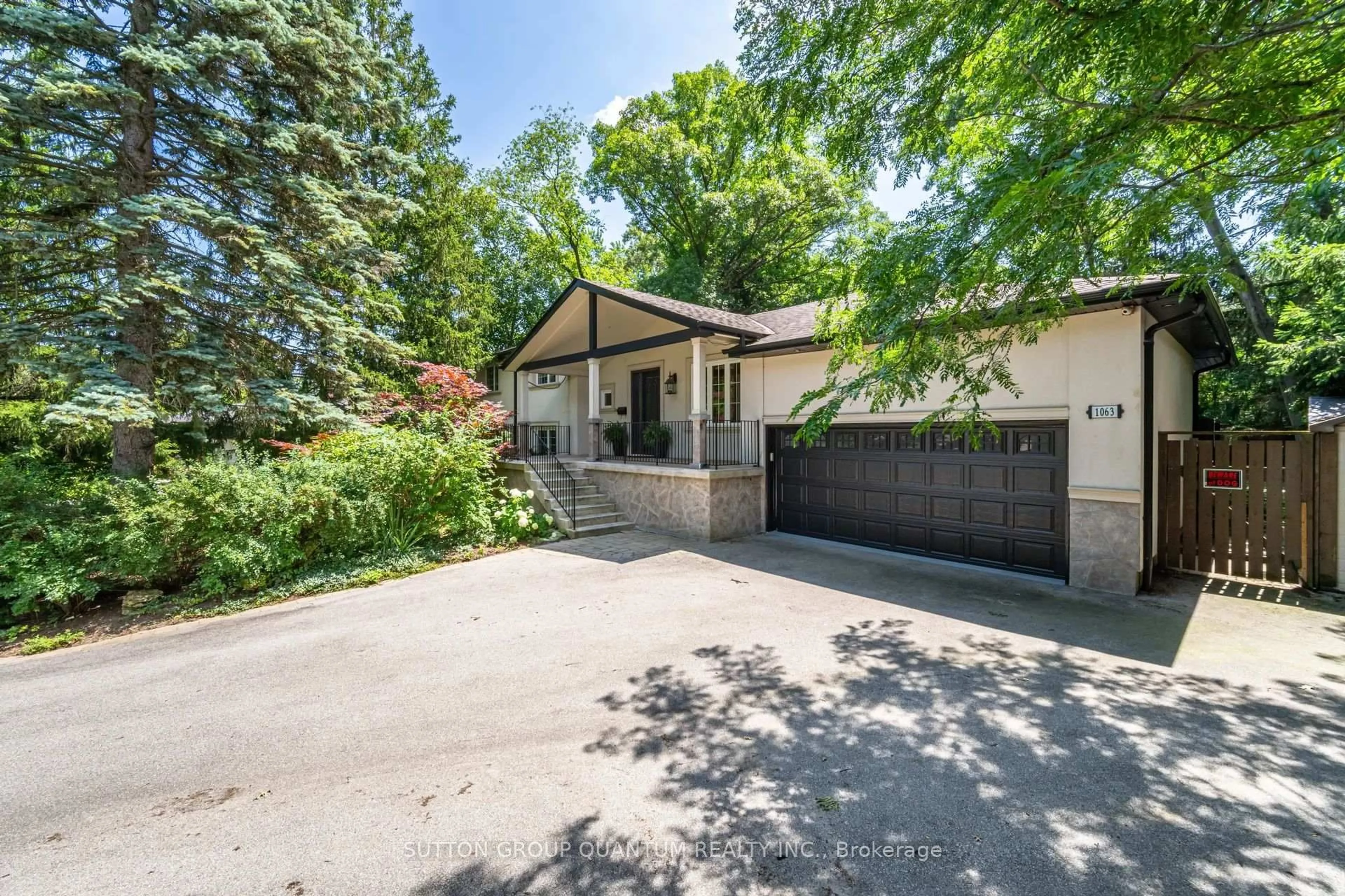 Unknown for 1063 Greenoaks Dr, Mississauga Ontario L5J 3A1