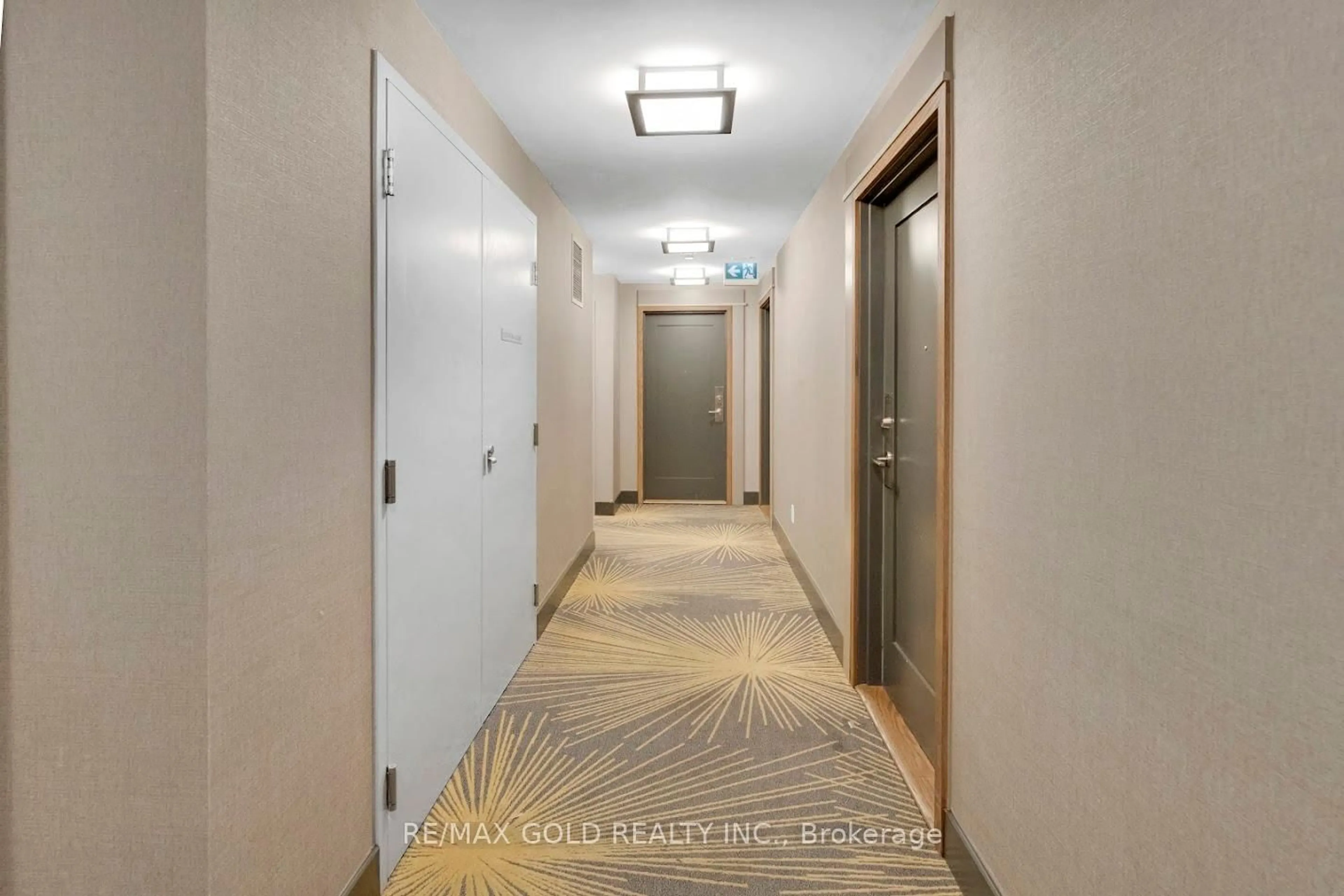 Indoor foyer for 5025 Four Springs Ave #703, Mississauga Ontario L5R 0G5