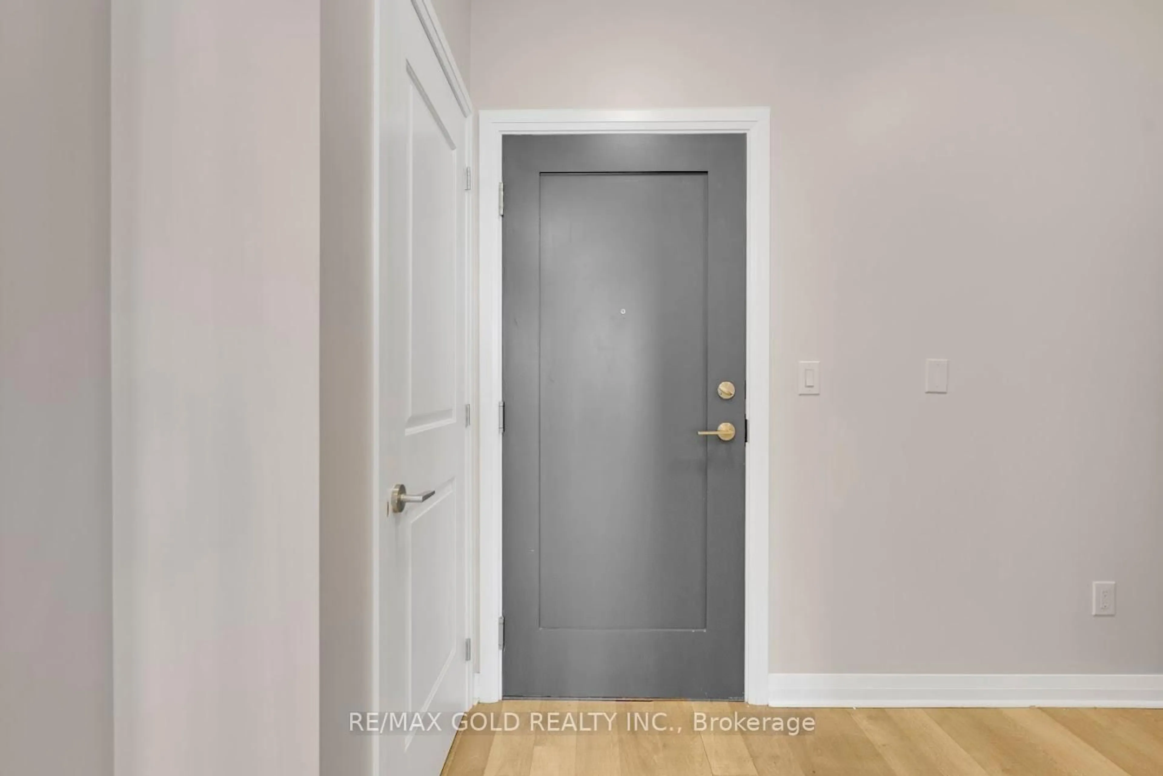 Indoor entryway for 5025 Four Springs Ave #703, Mississauga Ontario L5R 0G5