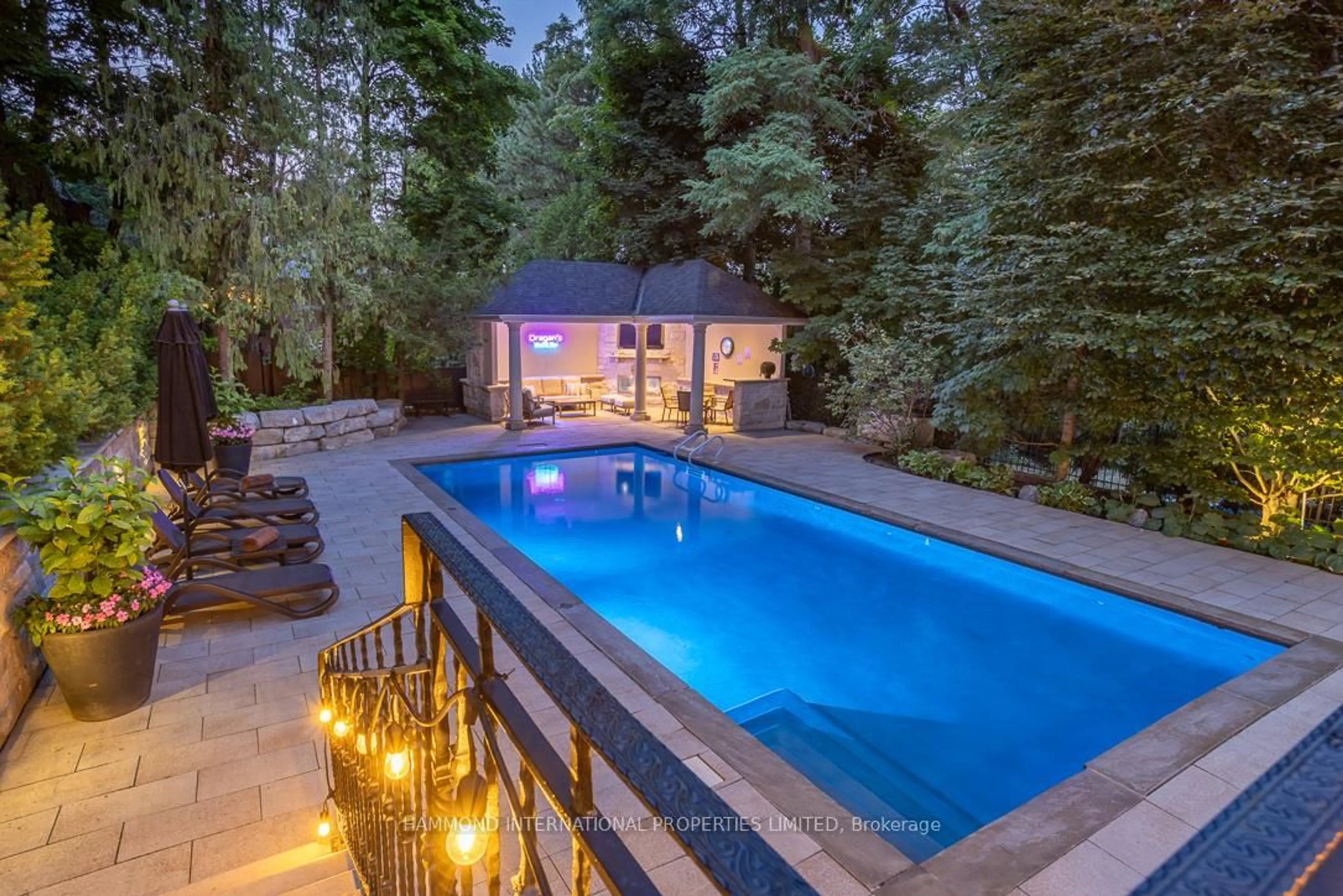 Pool for 1 Ridgecross Rd, Toronto Ontario M9A 3Z3