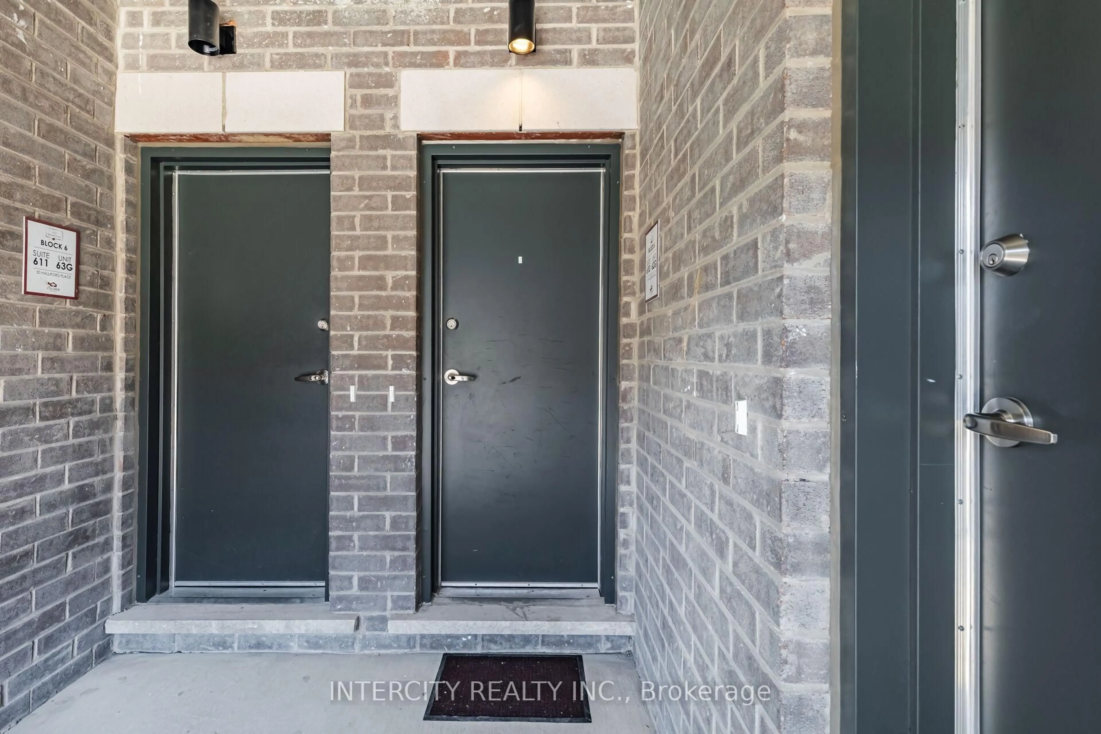 Indoor entryway for 50 Halliford Pl #G62(610), Brampton Ontario L6P 0M7