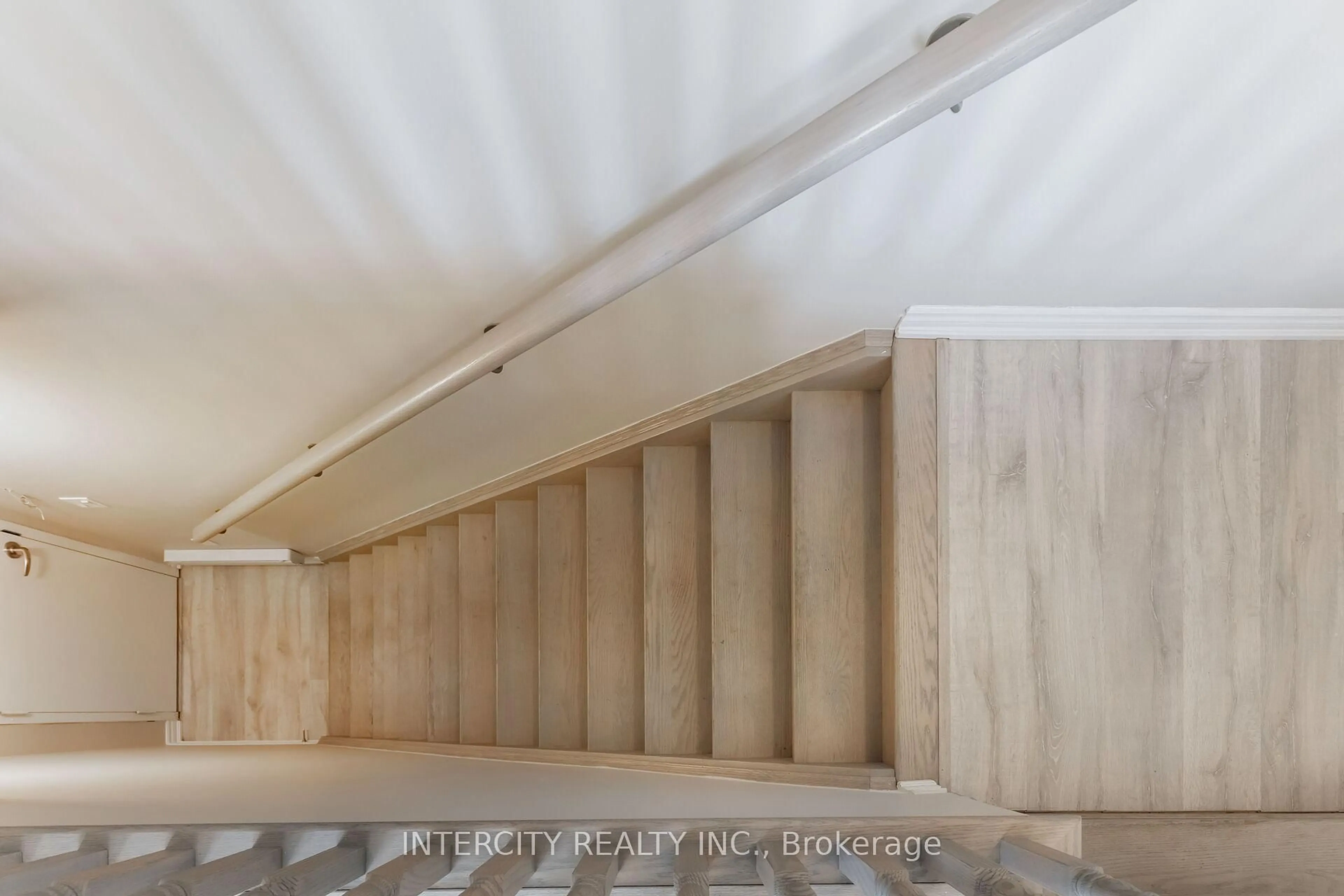 Stairs for 50 Halliford Pl #G62(610), Brampton Ontario L6P 0M7