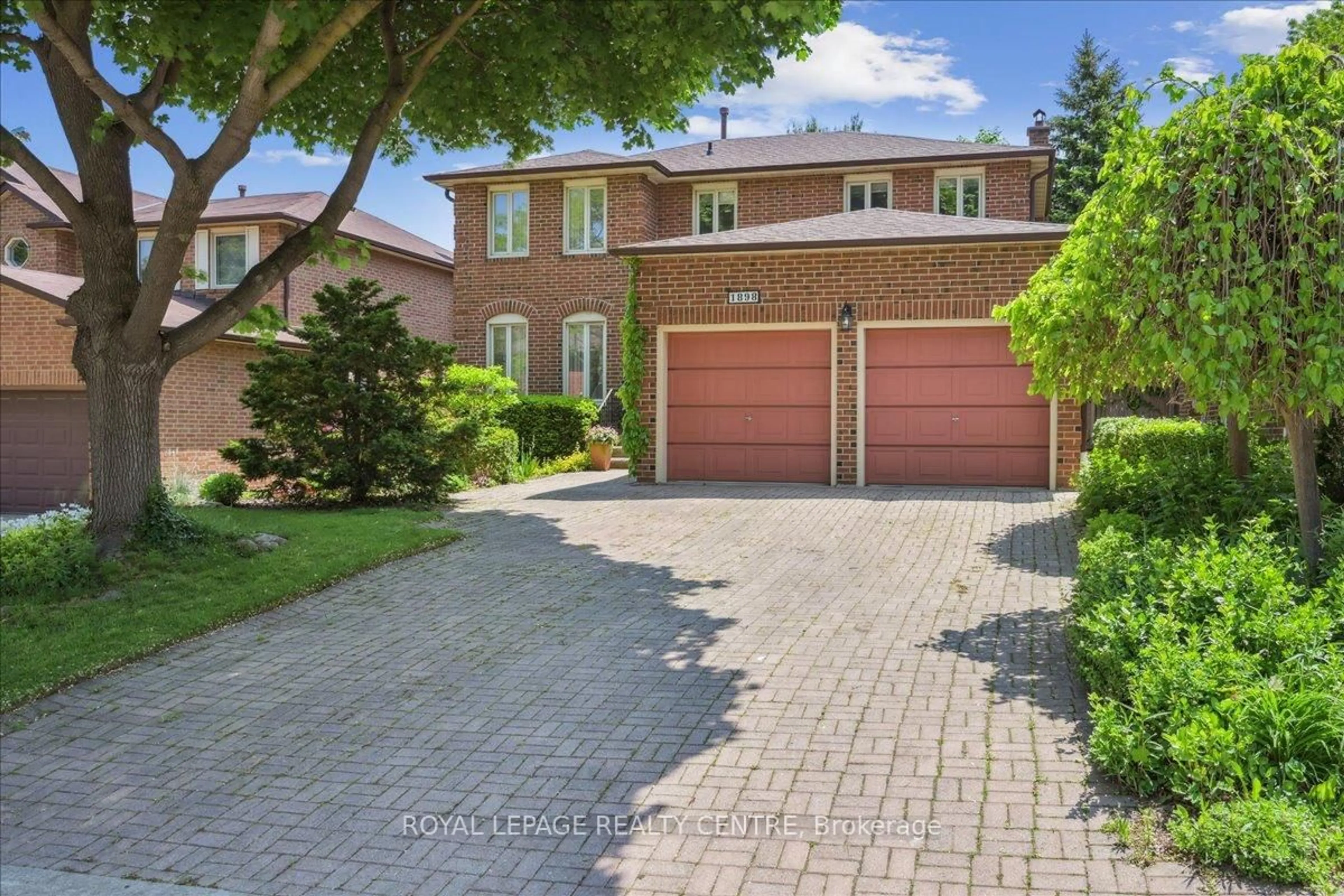 Home with brick exterior material, street for 1898 Flintlock Crt, Mississauga Ontario L5L 3E1