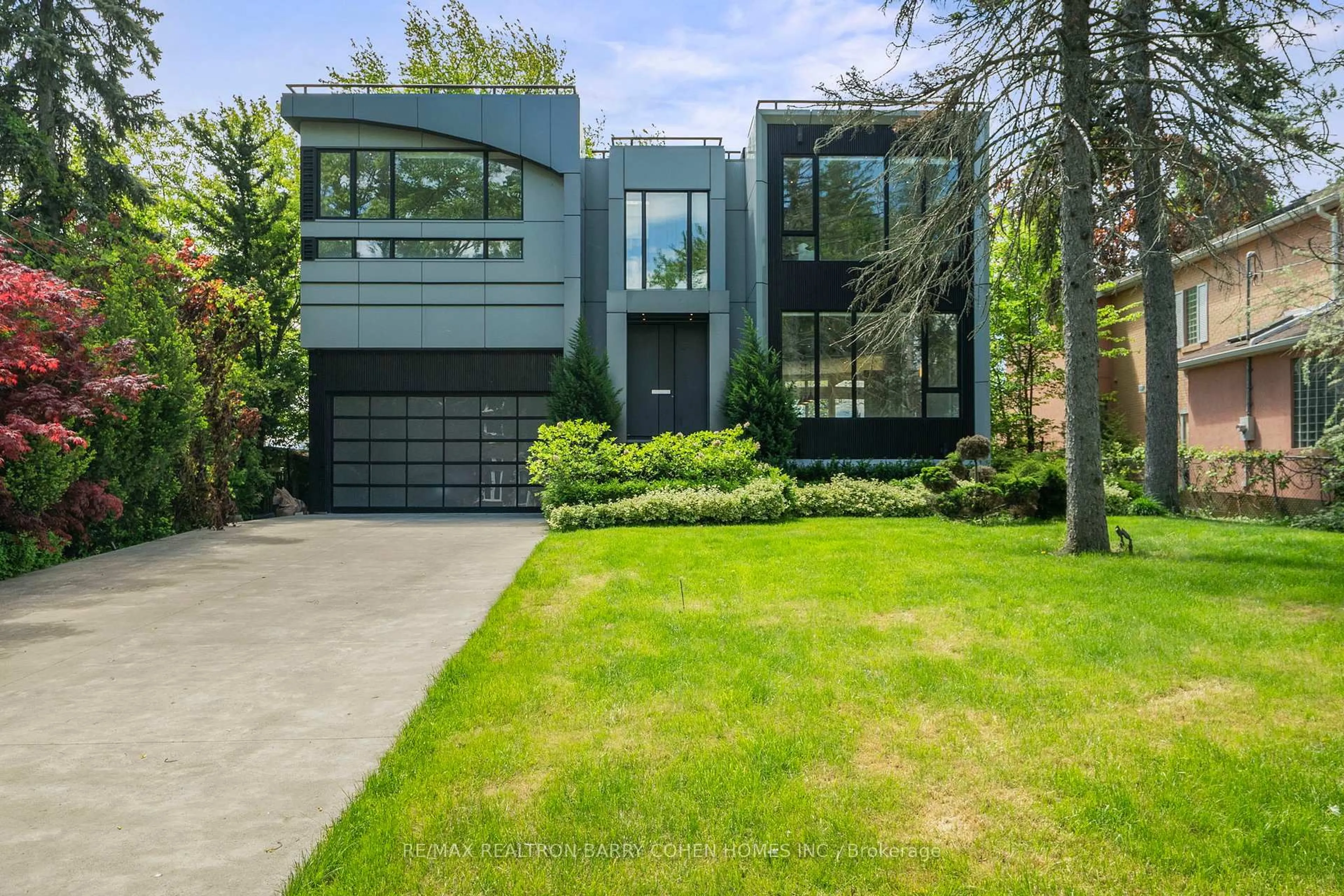 Home with brick exterior material, street for 67 Lake Promenade N/A, Toronto Ontario M8W 1A2