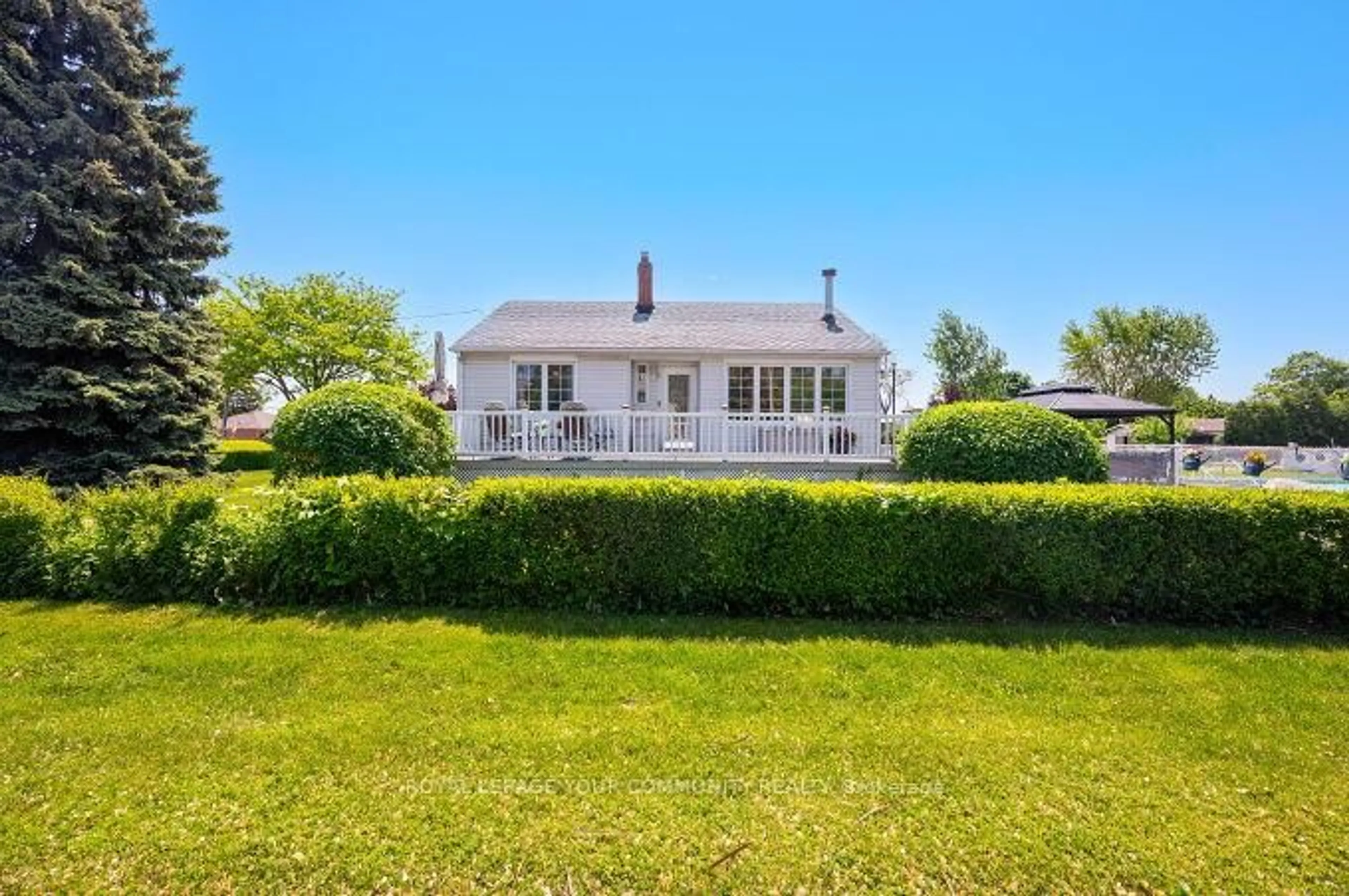 A pic from outside/outdoor area/front of a property/back of a property/a pic from drone, water/lake/river/ocean view for 166 Melville Ave, Mississauga Ontario L5B 1L8