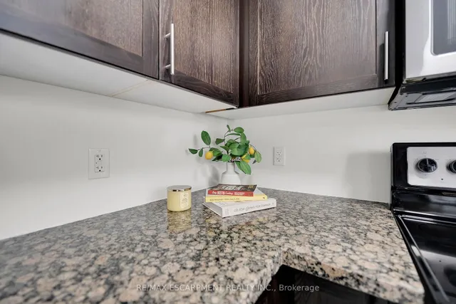 Additional property image - 35 Hays Blvd Unit 11