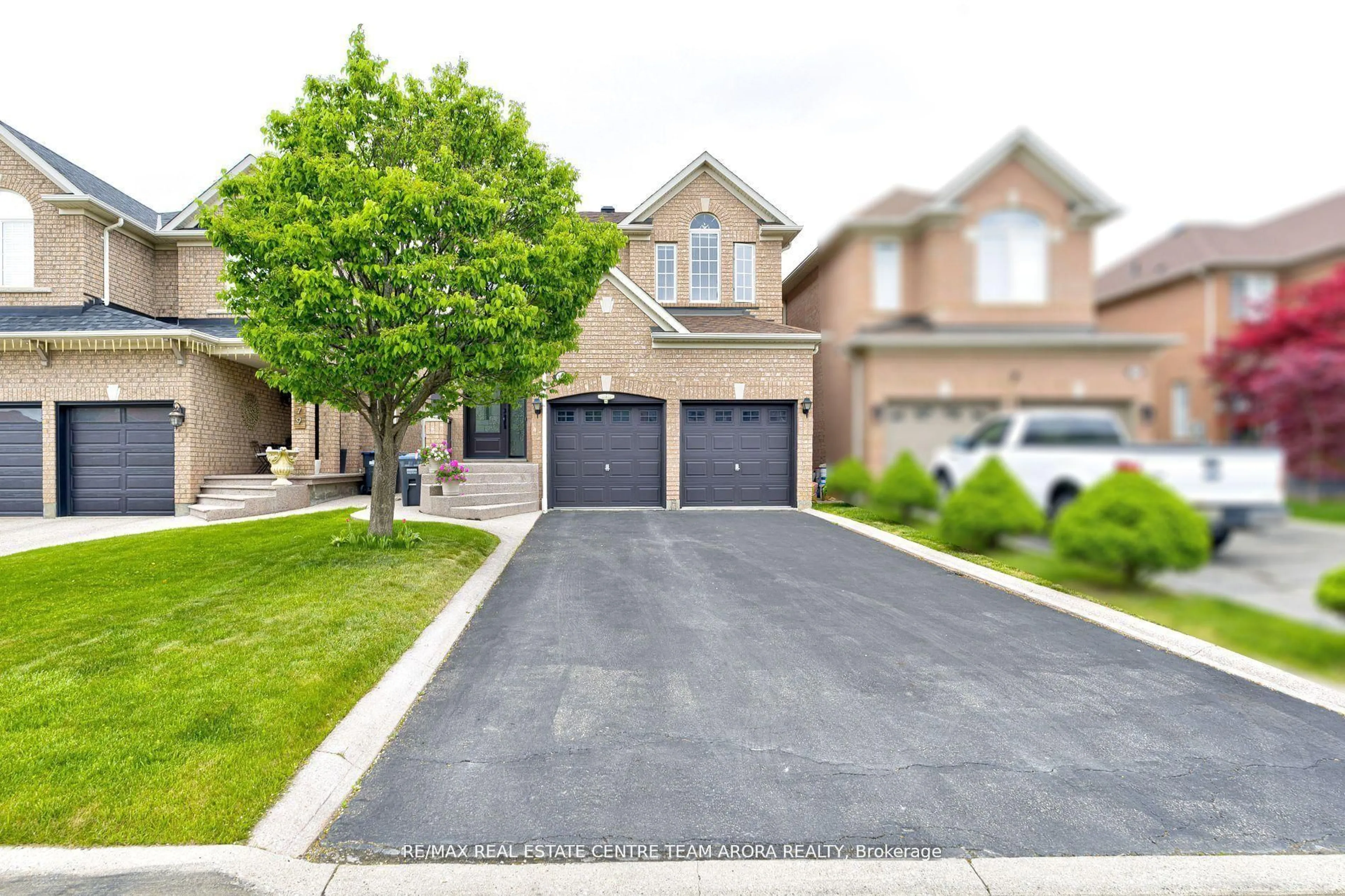Home with brick exterior material, street for 5875 O'meara St, Mississauga Ontario L5V 2X2
