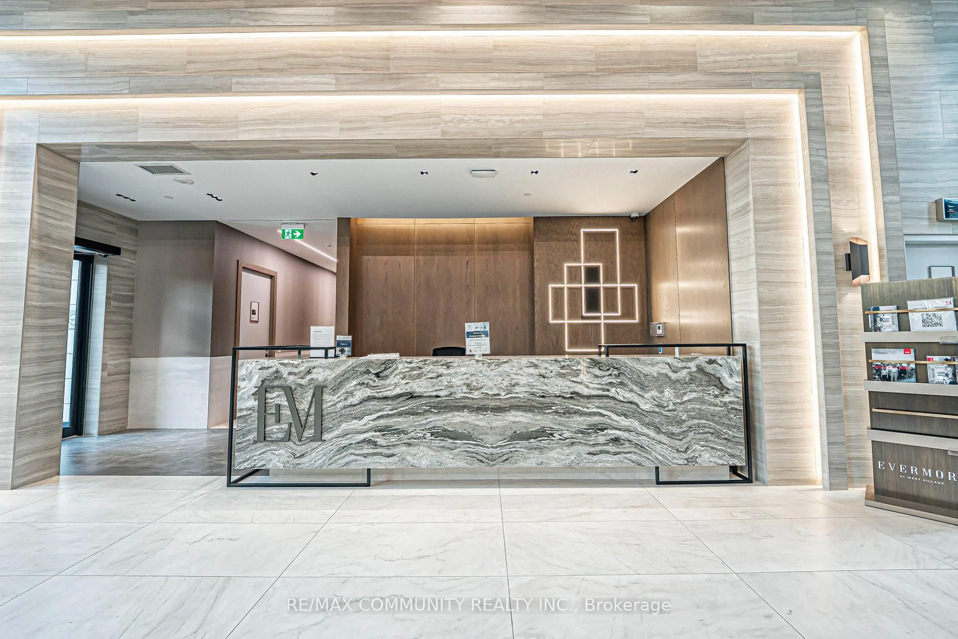 Indoor foyer for 10 Eva Rd #2606, Toronto Ontario M9C 0B3