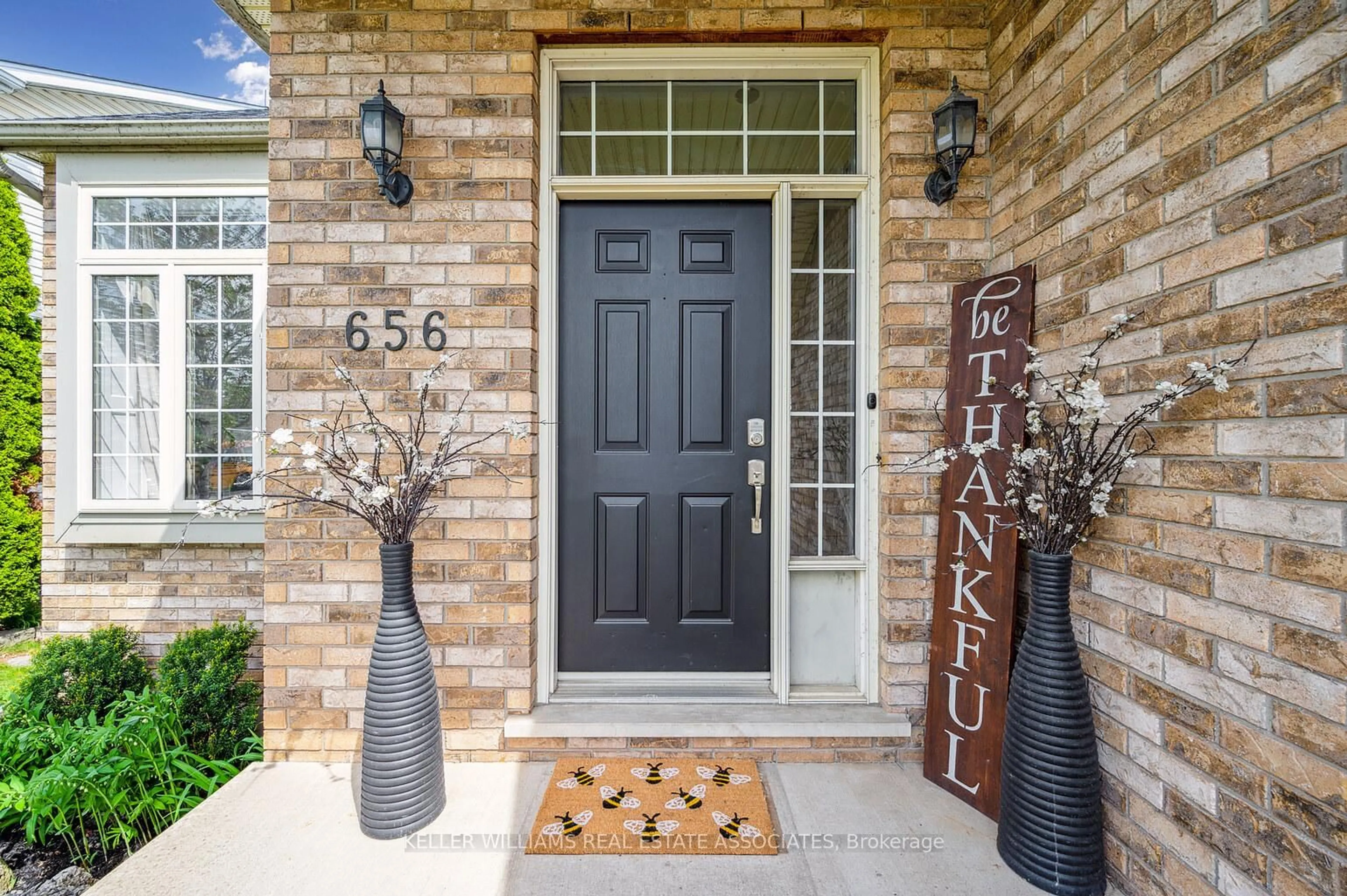 Indoor entryway for 656 Laurier Ave, Milton Ontario L9T 4R5