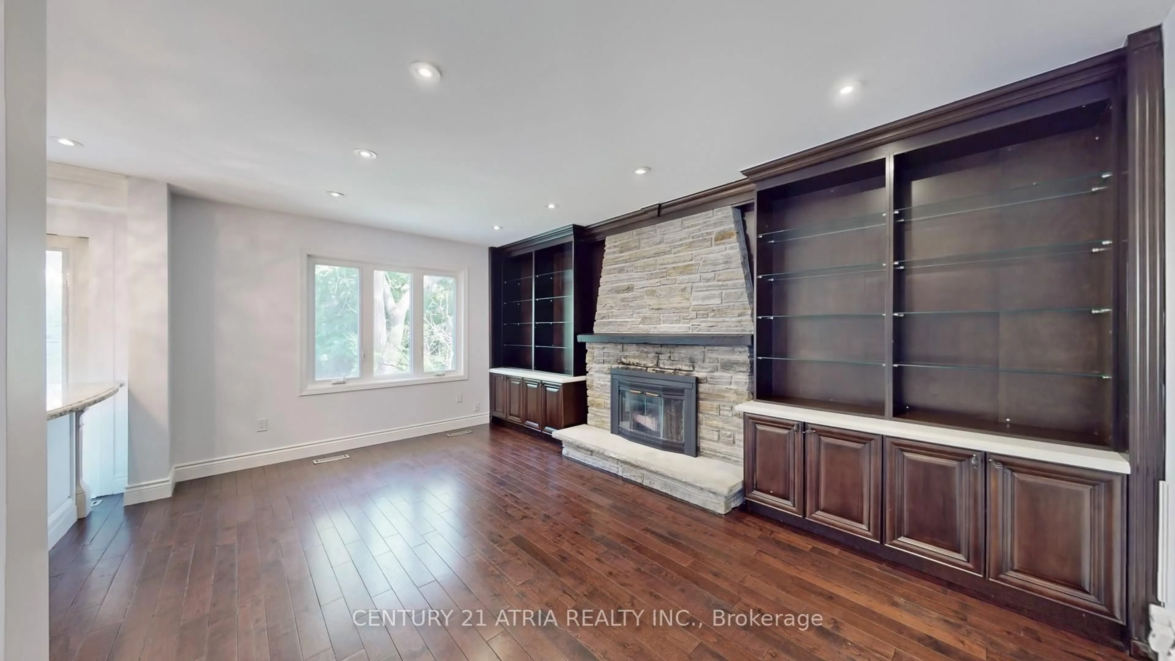 Home theater for 1483 Royal Oaks Rd, Mississauga Ontario L5H 3R6
