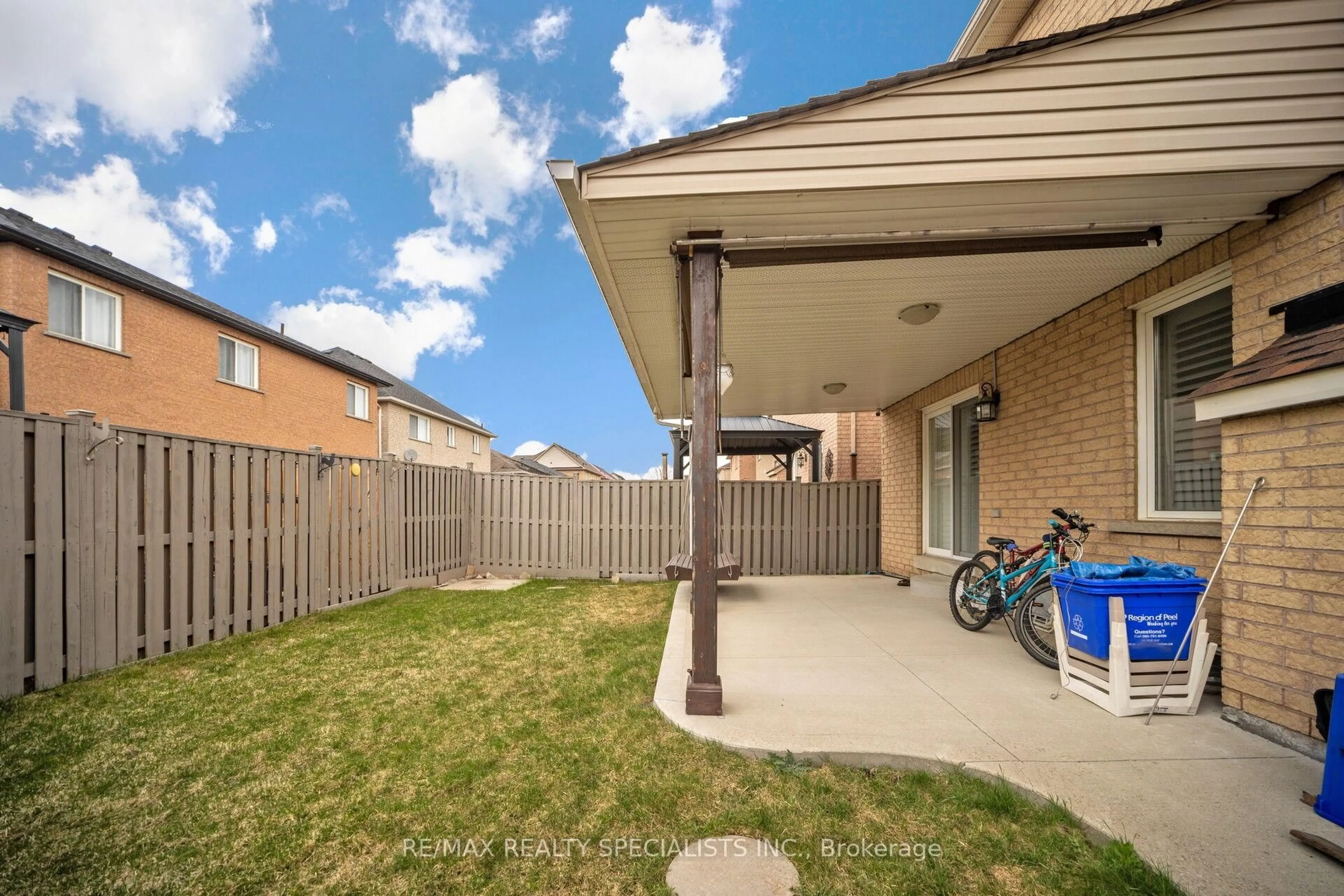 Patio, street for 102 Chalkfarm Cres, Brampton Ontario L7A 3V9