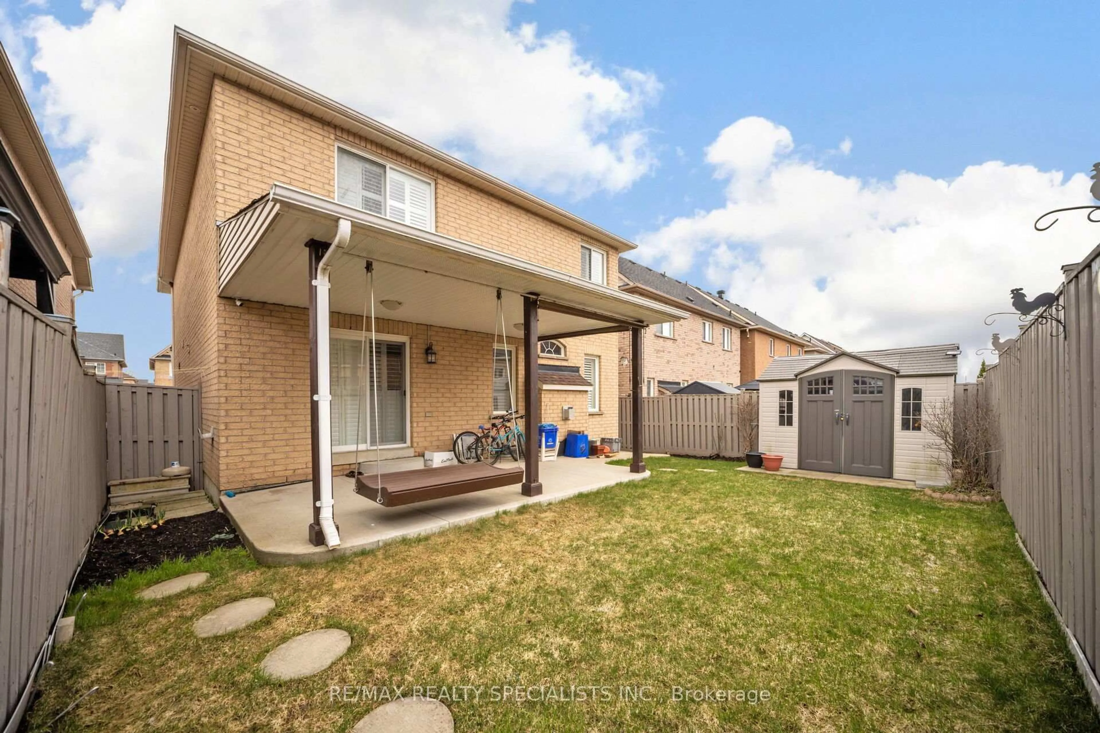 Patio, street for 102 Chalkfarm Cres, Brampton Ontario L7A 3V9