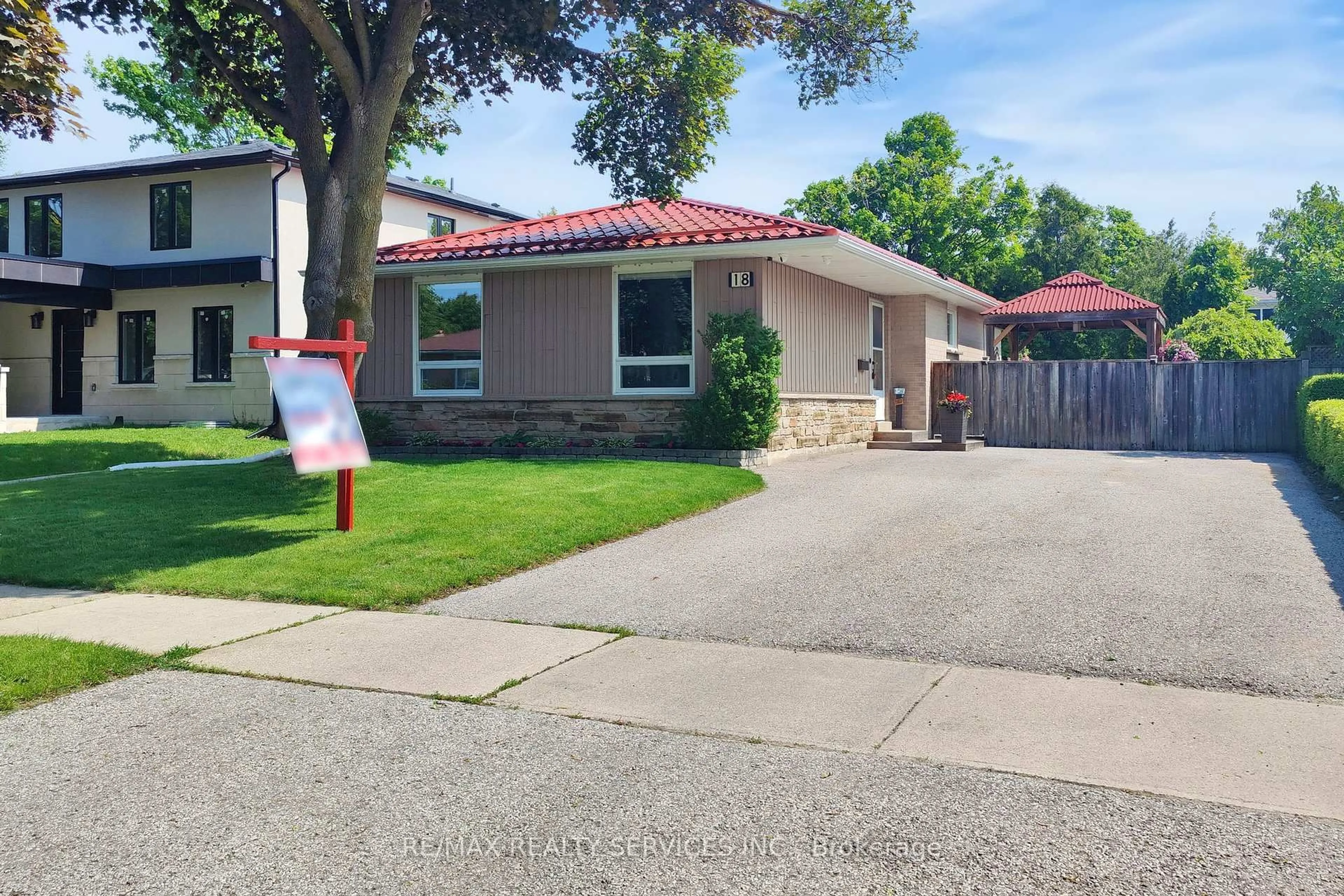 Unknown for 18 Heggie Rd, Brampton Ontario L6V 2K3