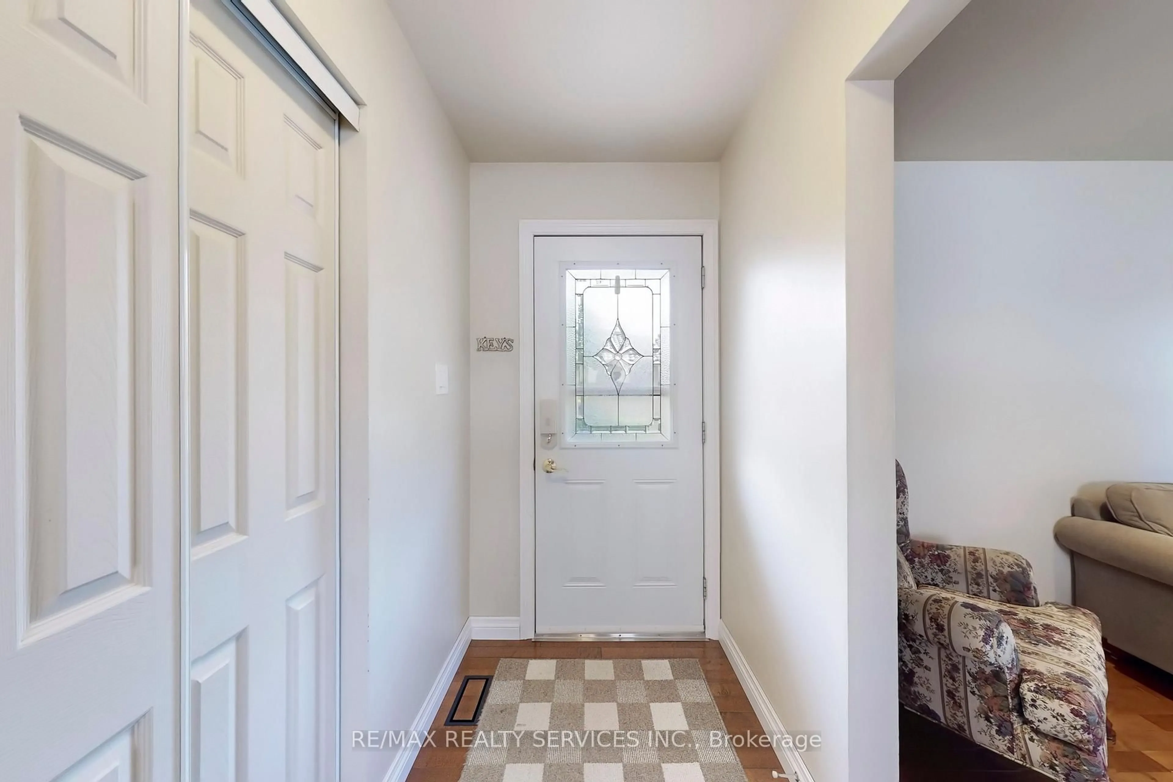 Indoor entryway for 18 Heggie Rd, Brampton Ontario L6V 2K3