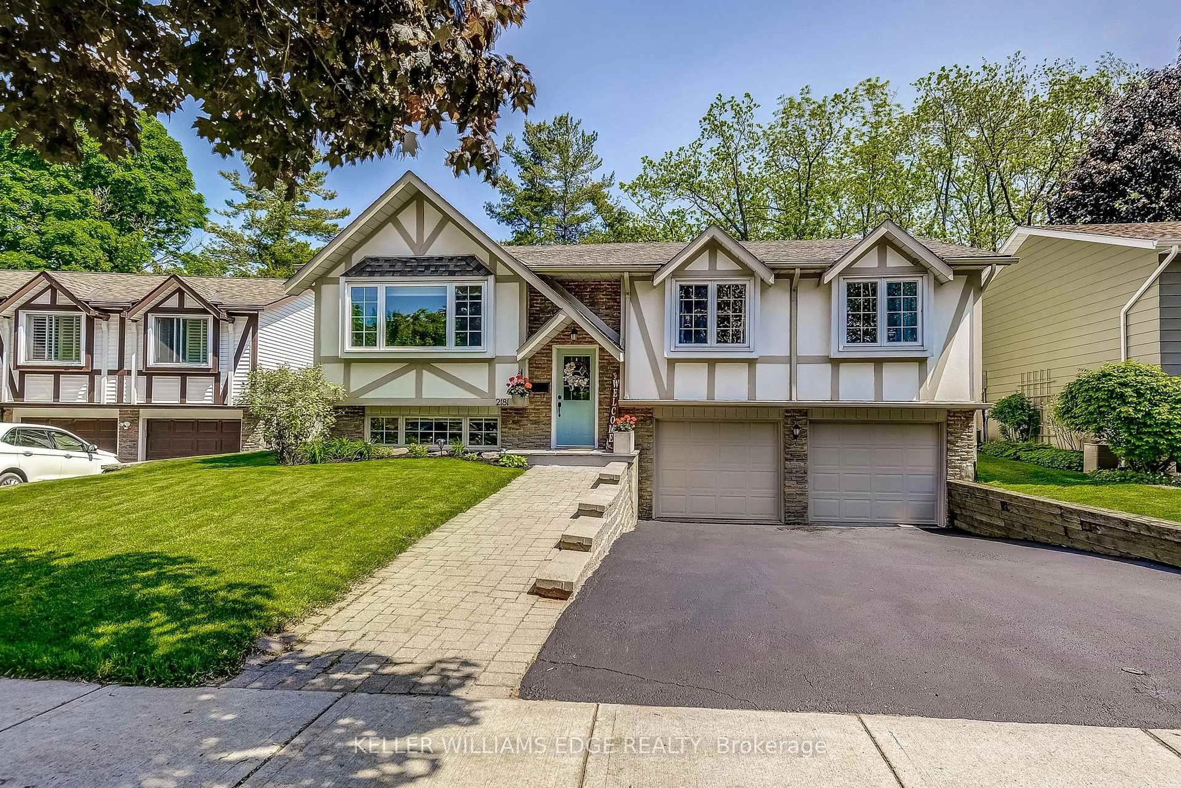 Home with brick exterior material, street for 2181 Lancaster Cres, Burlington Ontario L7P 3G4