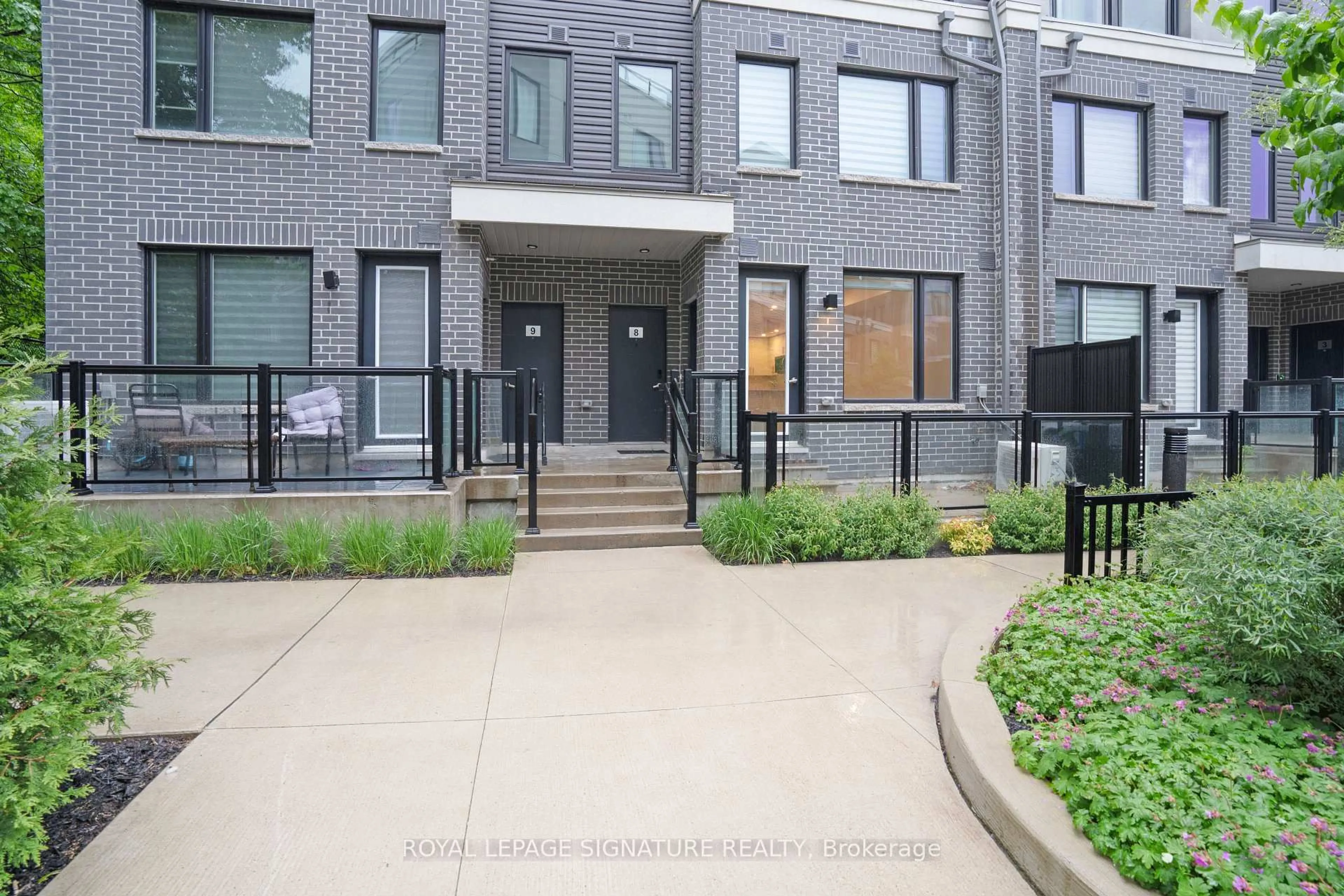 Patio, street for 3492 Widdicombe Way #7, Mississauga Ontario L5L 0B8