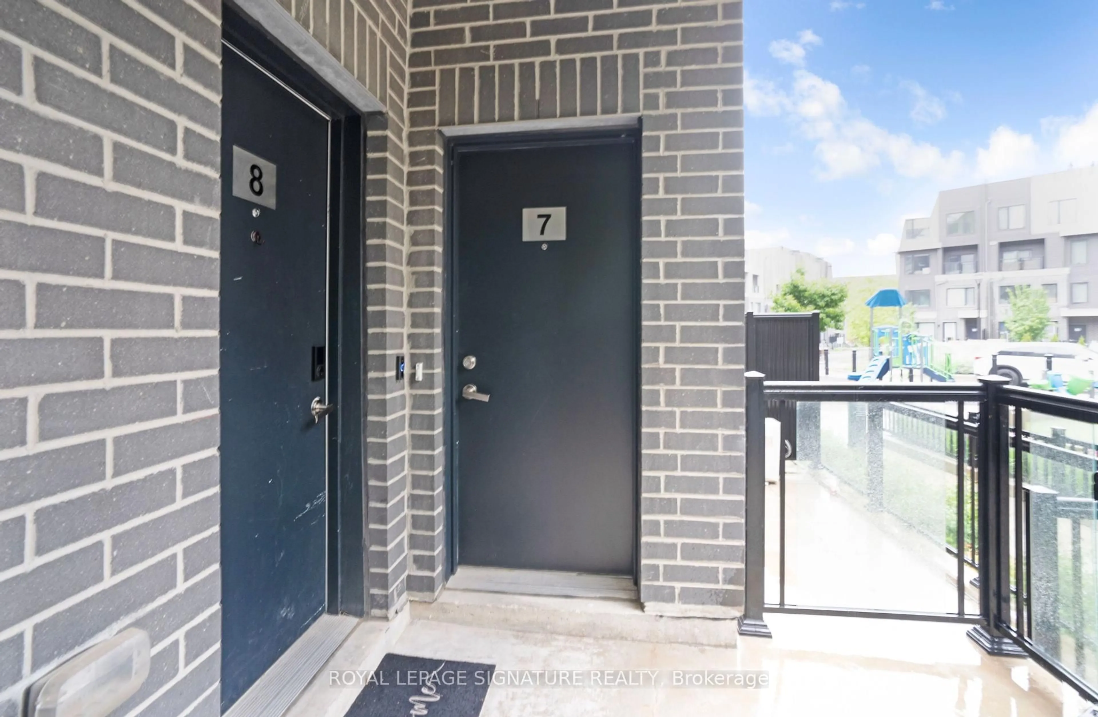 Unknown for 3492 Widdicombe Way #7, Mississauga Ontario L5L 0B8