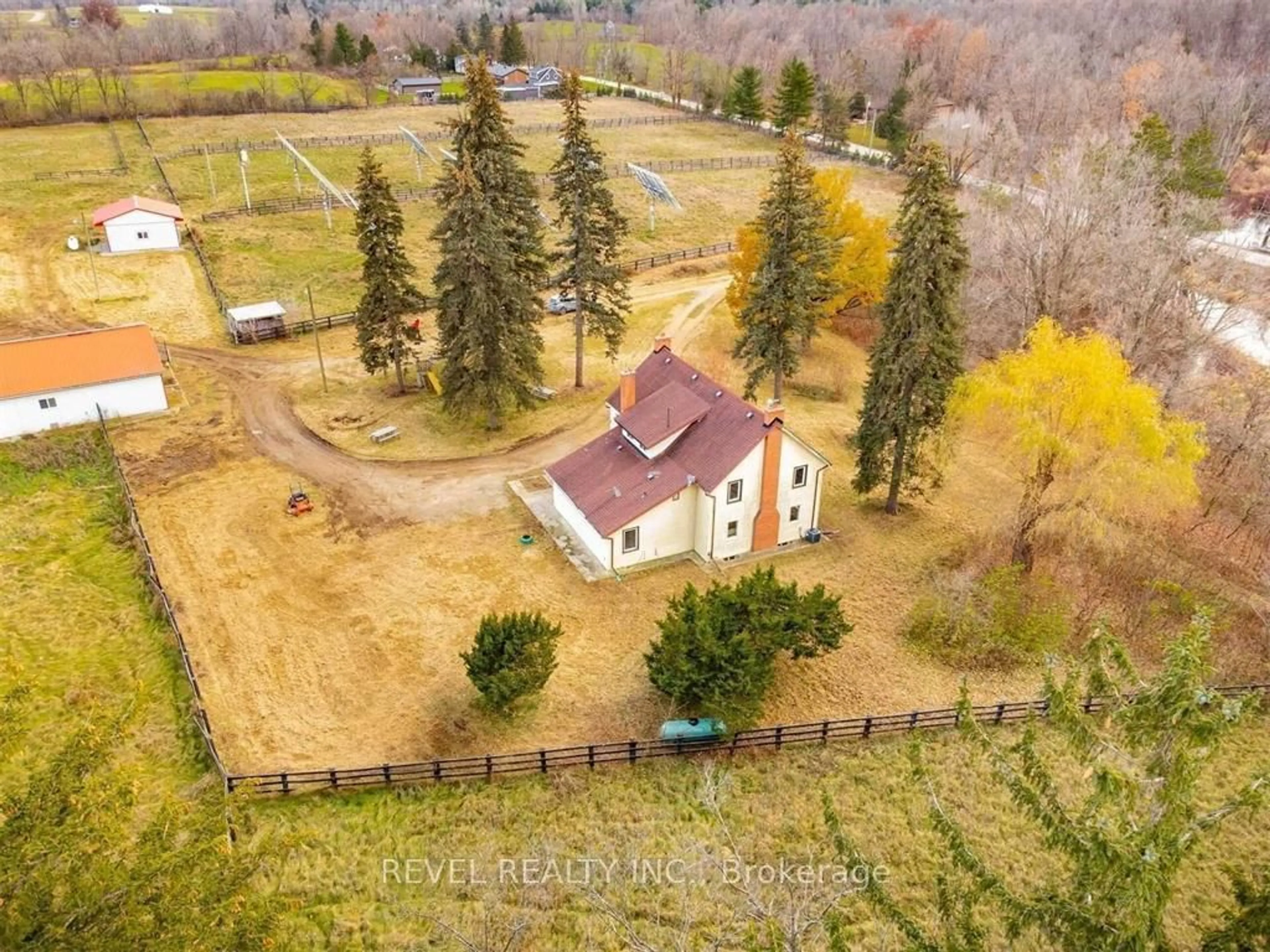 A pic from outside/outdoor area/front of a property/back of a property/a pic from drone, unknown for 8681 Canyon Rd, Milton Ontario L0P 1B0
