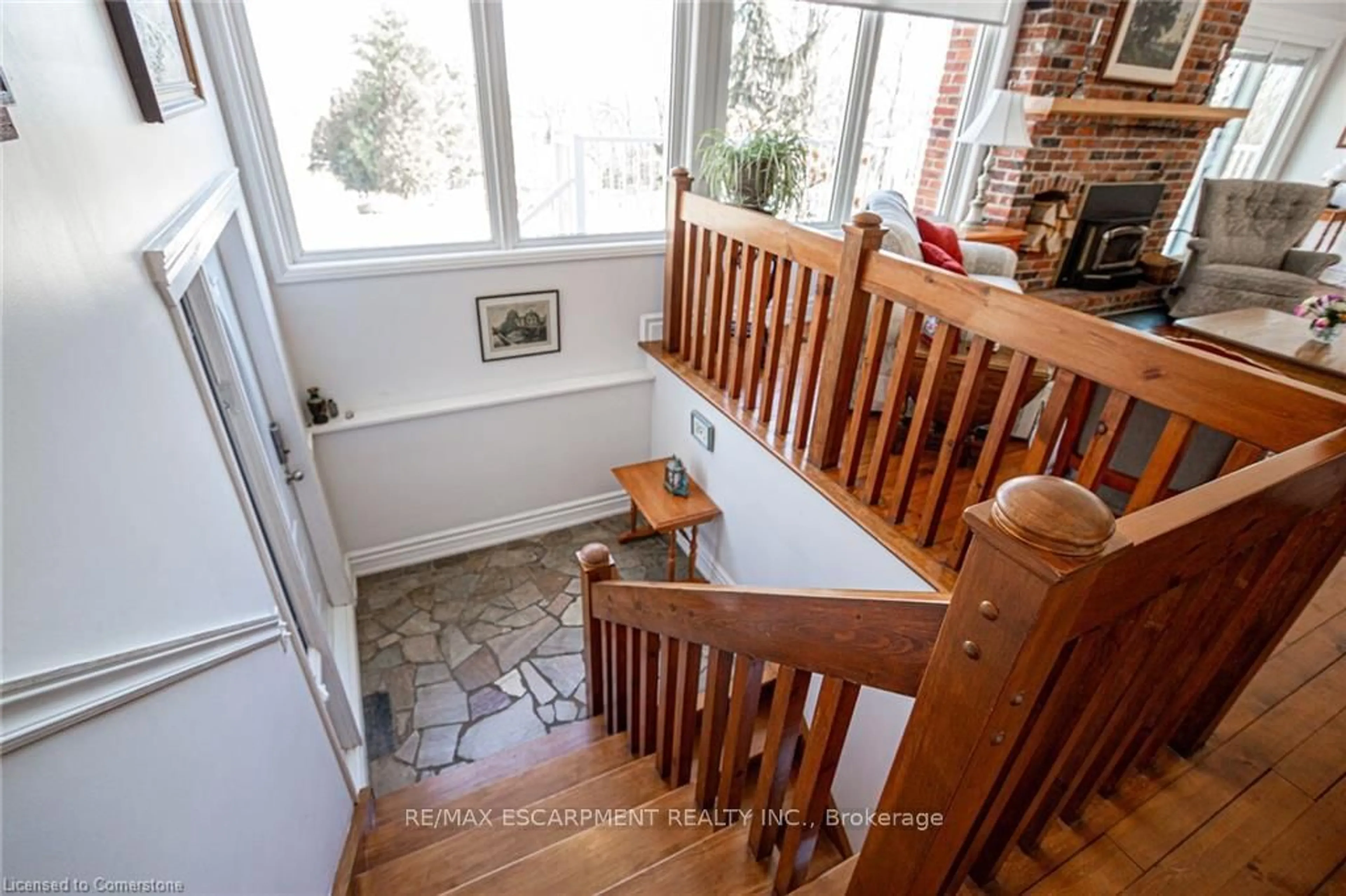 Unknown for 5086 Walkers Line, Burlington Ontario L7M 0R1