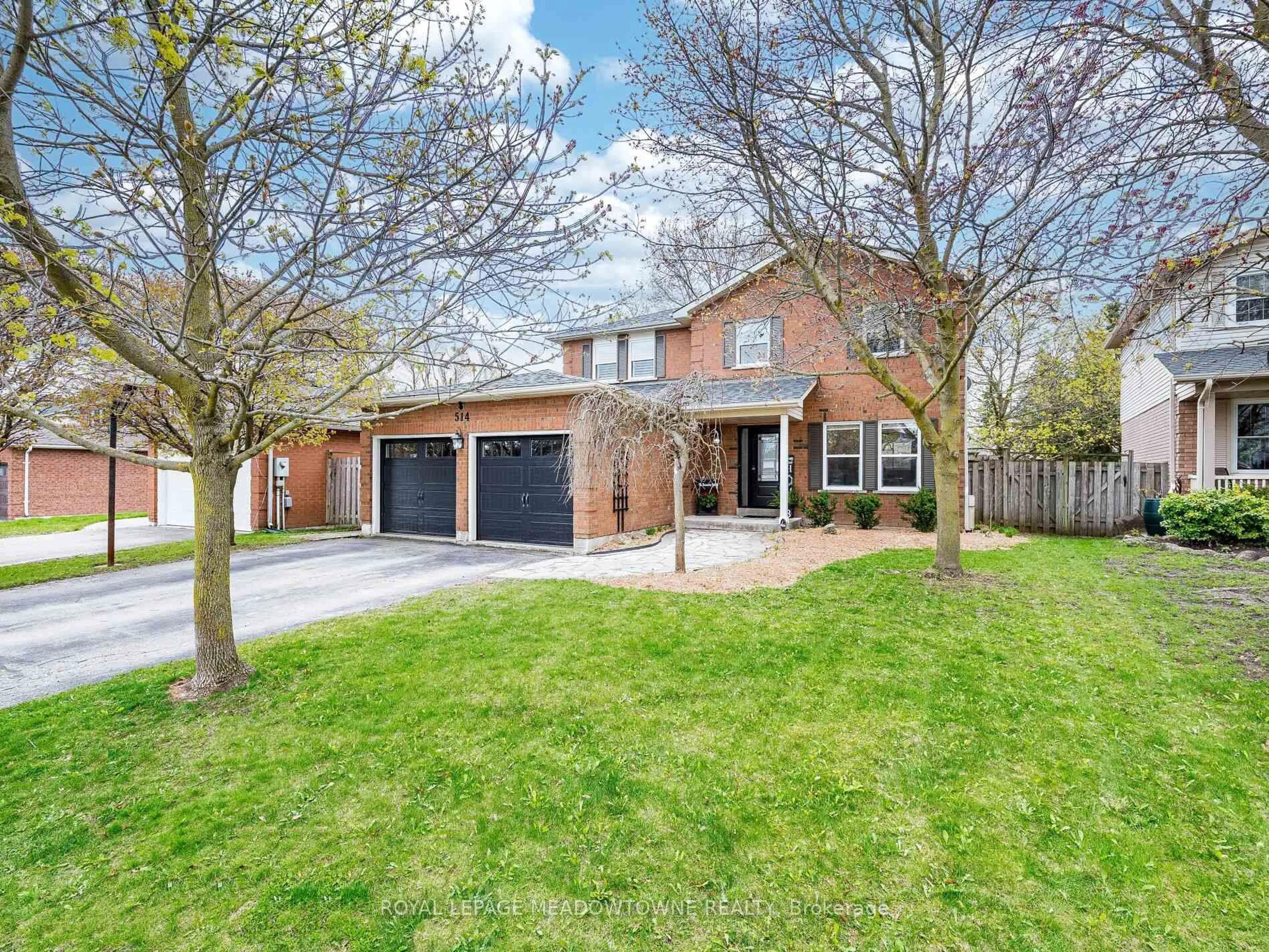 Home with brick exterior material, street for 514 College Ave, Orangeville Ontario L9W 4R9