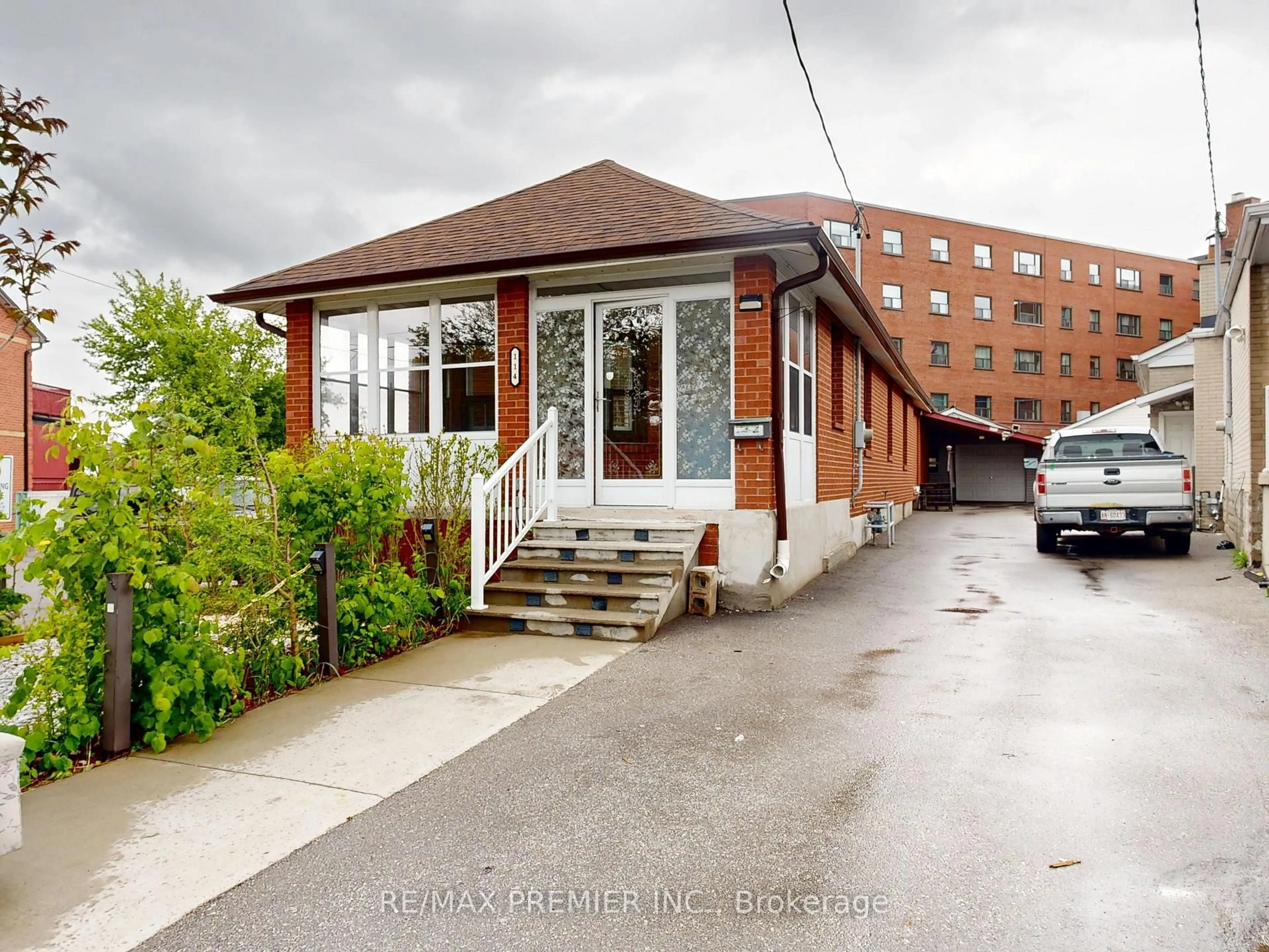 Unknown for 114 Branstone Rd, Toronto Ontario M6E 4E5