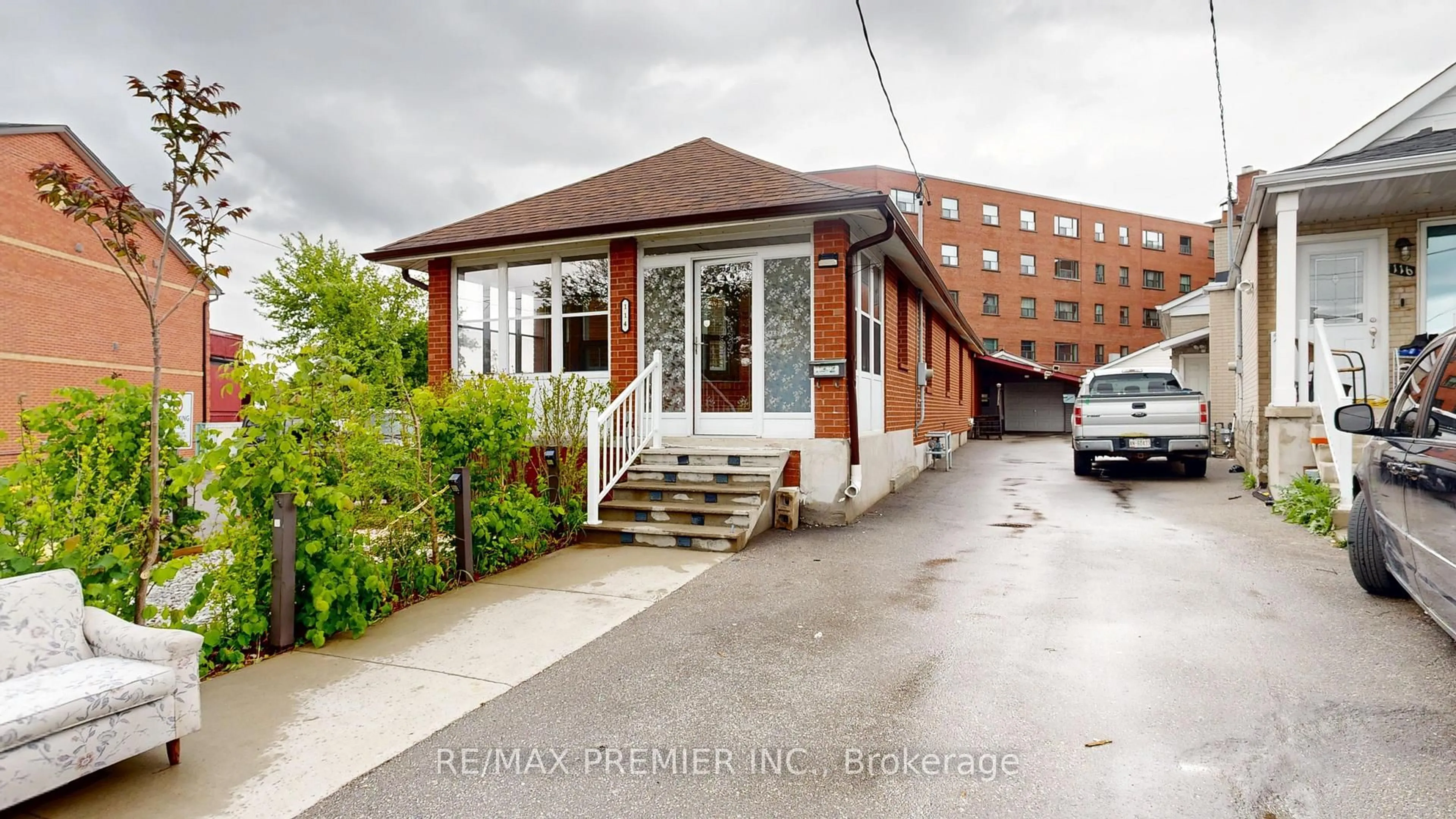 Unknown for 114 Branstone Rd, Toronto Ontario M6E 4E5