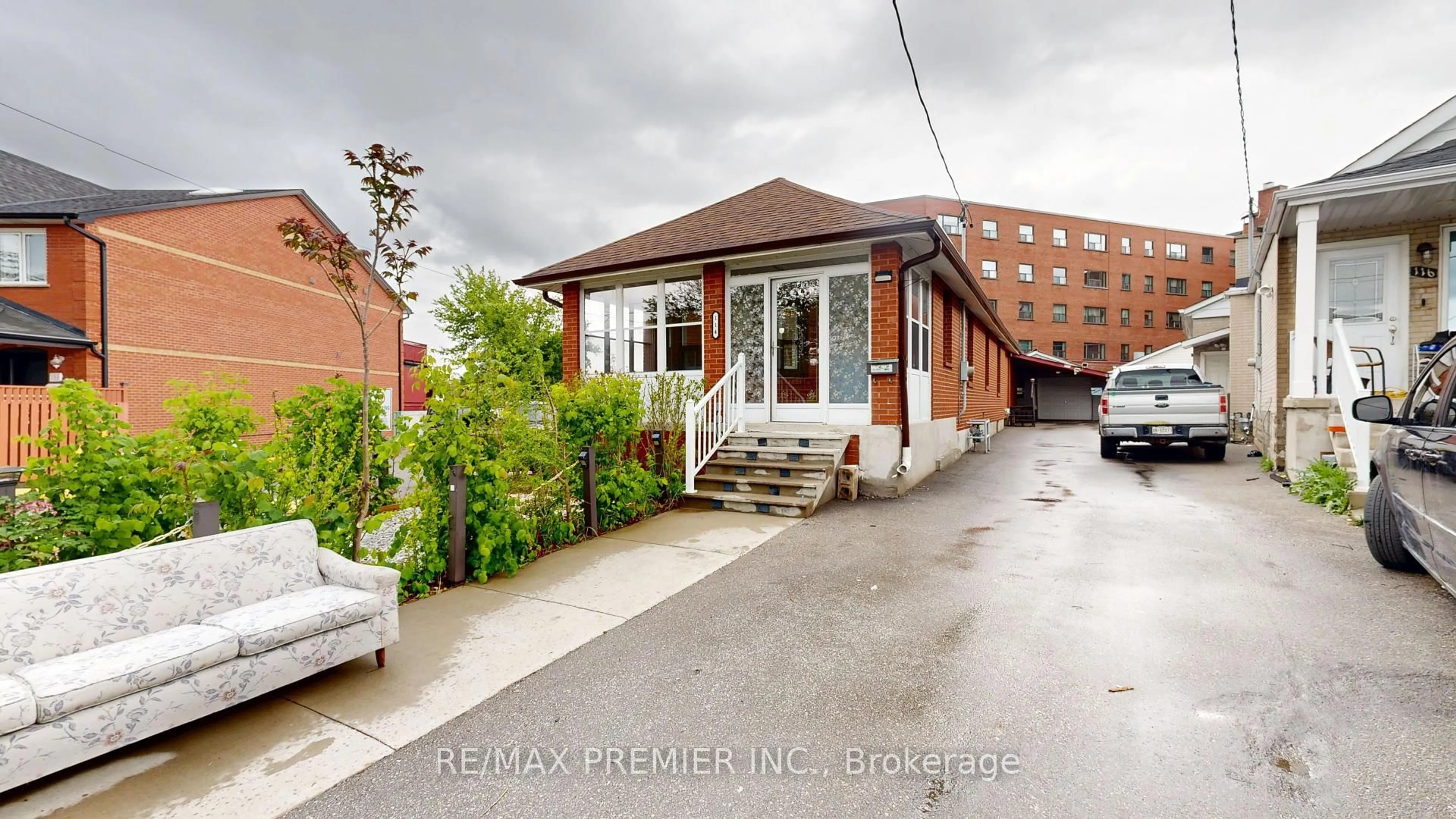 Unknown for 114 Branstone Rd, Toronto Ontario M6E 4E5
