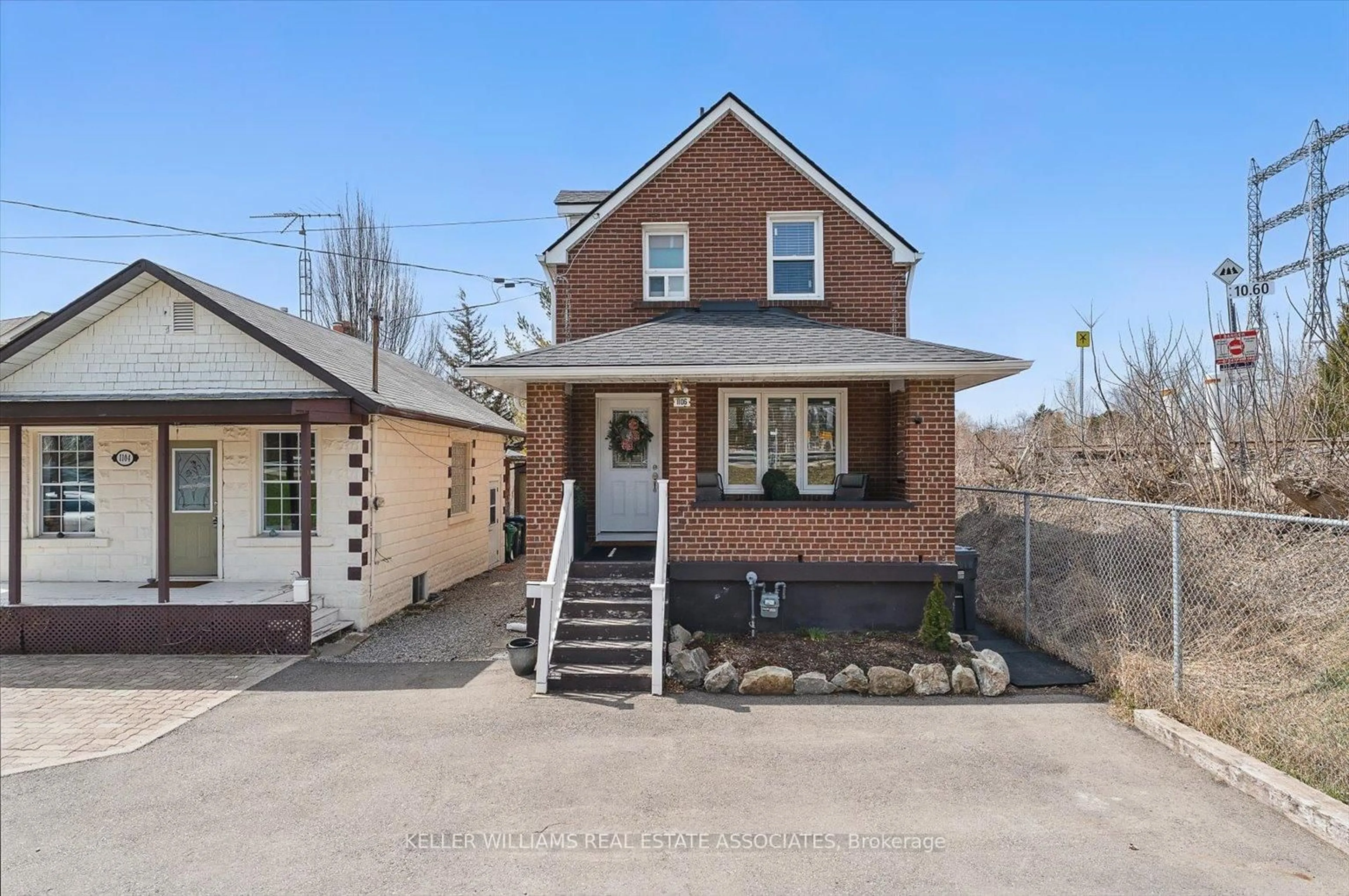 Home with brick exterior material, street for 1106 Haig Blvd, Mississauga Ontario L5E 2M5