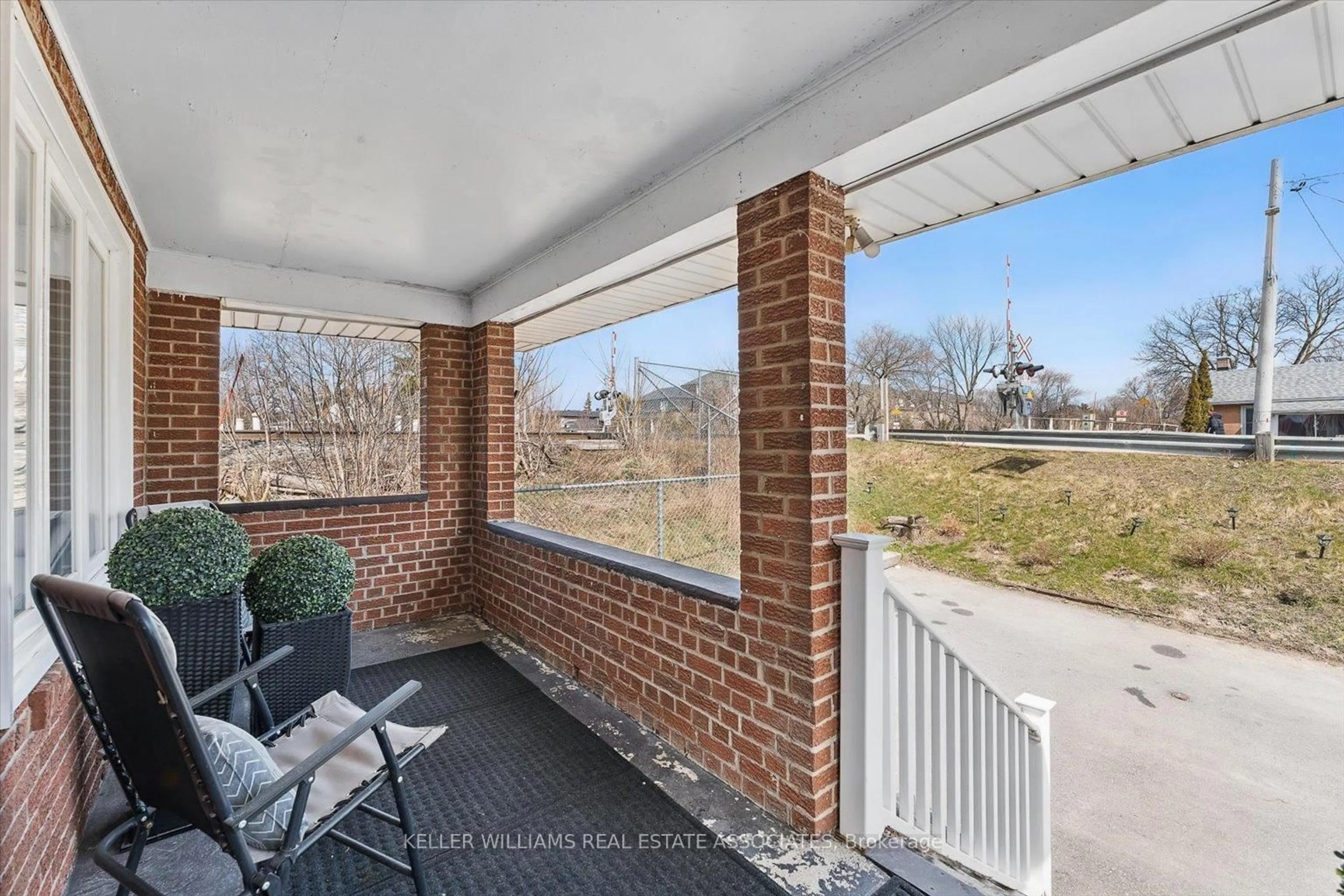 Unknown for 1106 Haig Blvd, Mississauga Ontario L5E 2M5