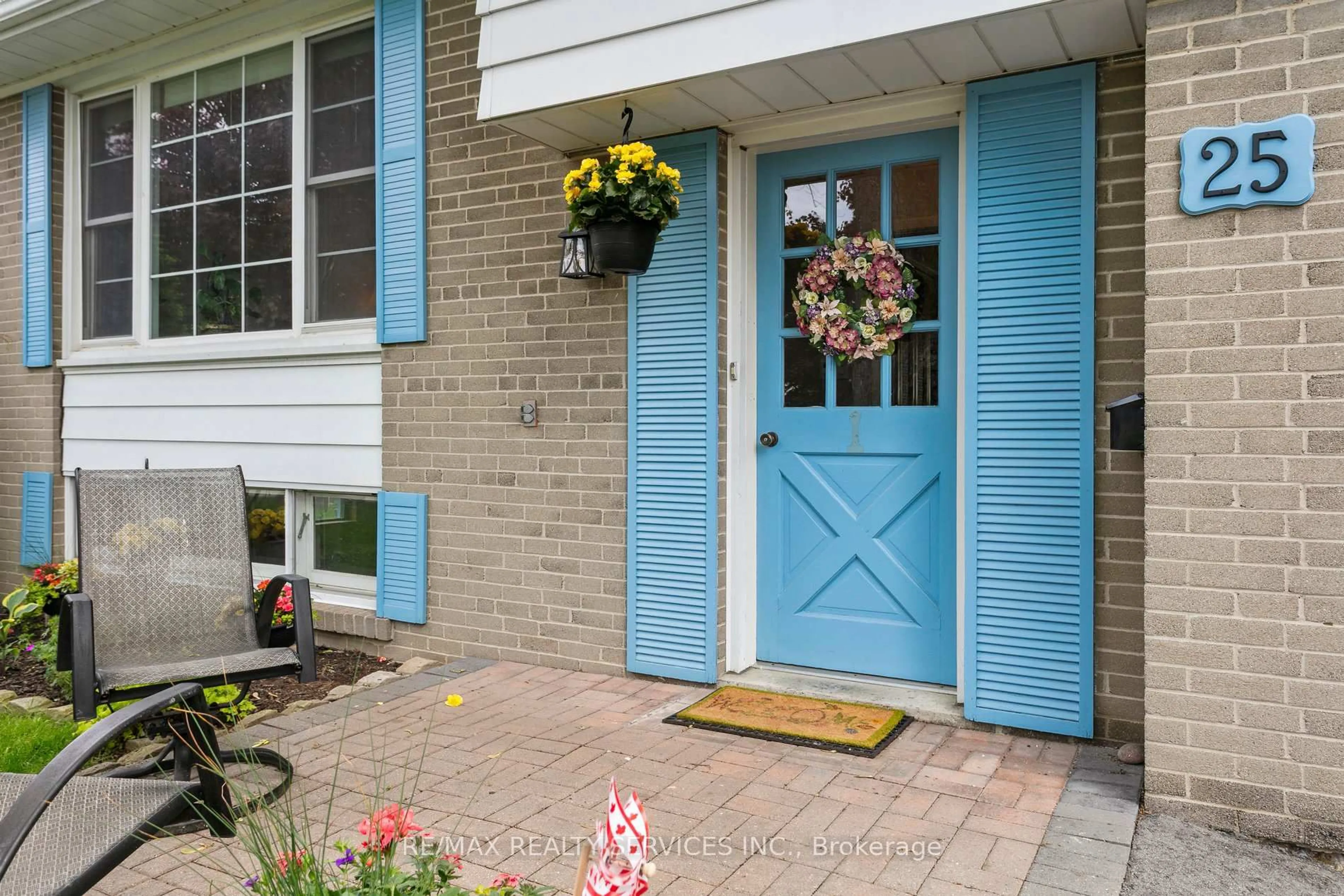 Unknown for 25 Melville Cres, Brampton Ontario L6W 2S3