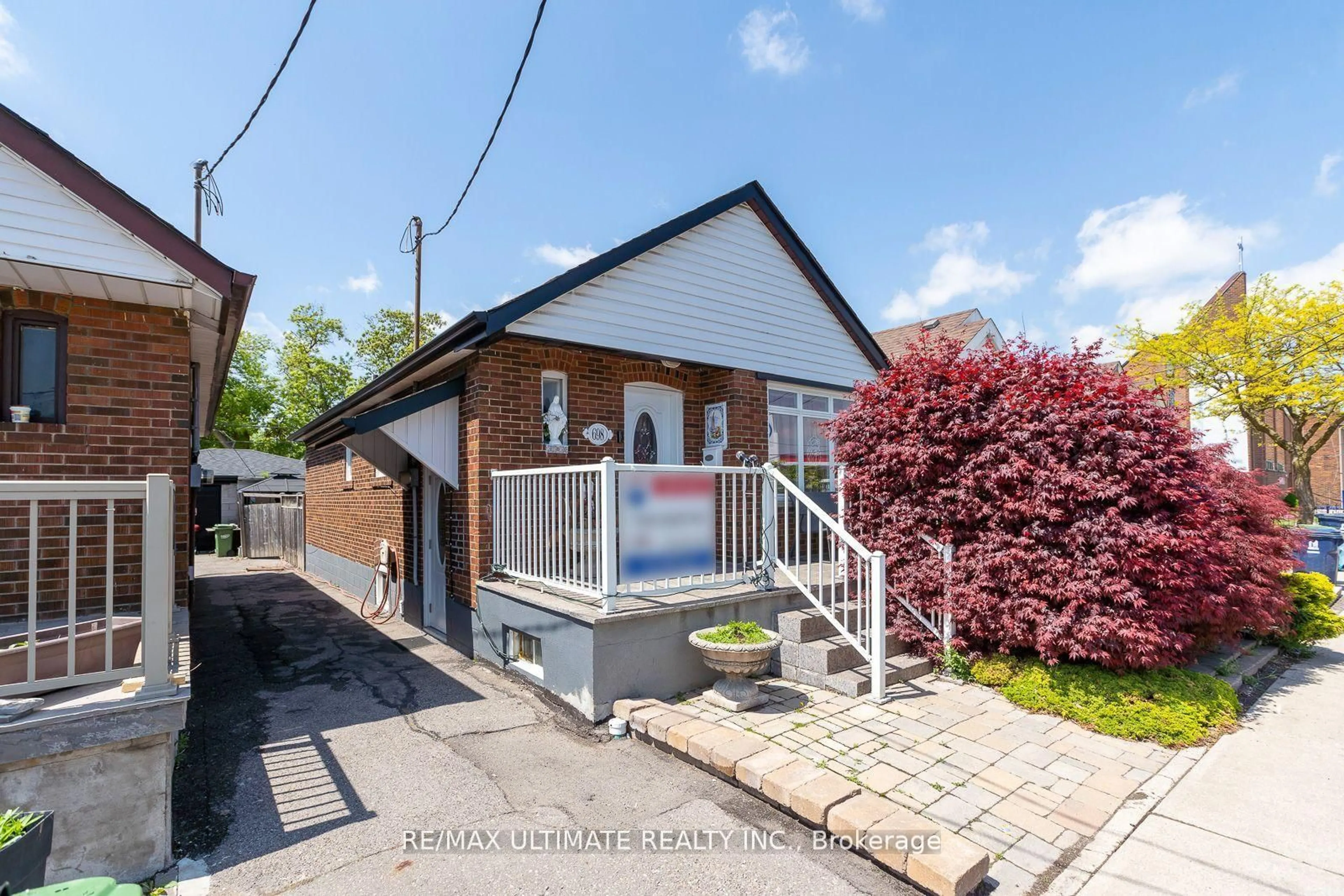 A pic from outside/outdoor area/front of a property/back of a property/a pic from drone, street for 698 Old Weston Rd, Toronto Ontario M6N 3B8
