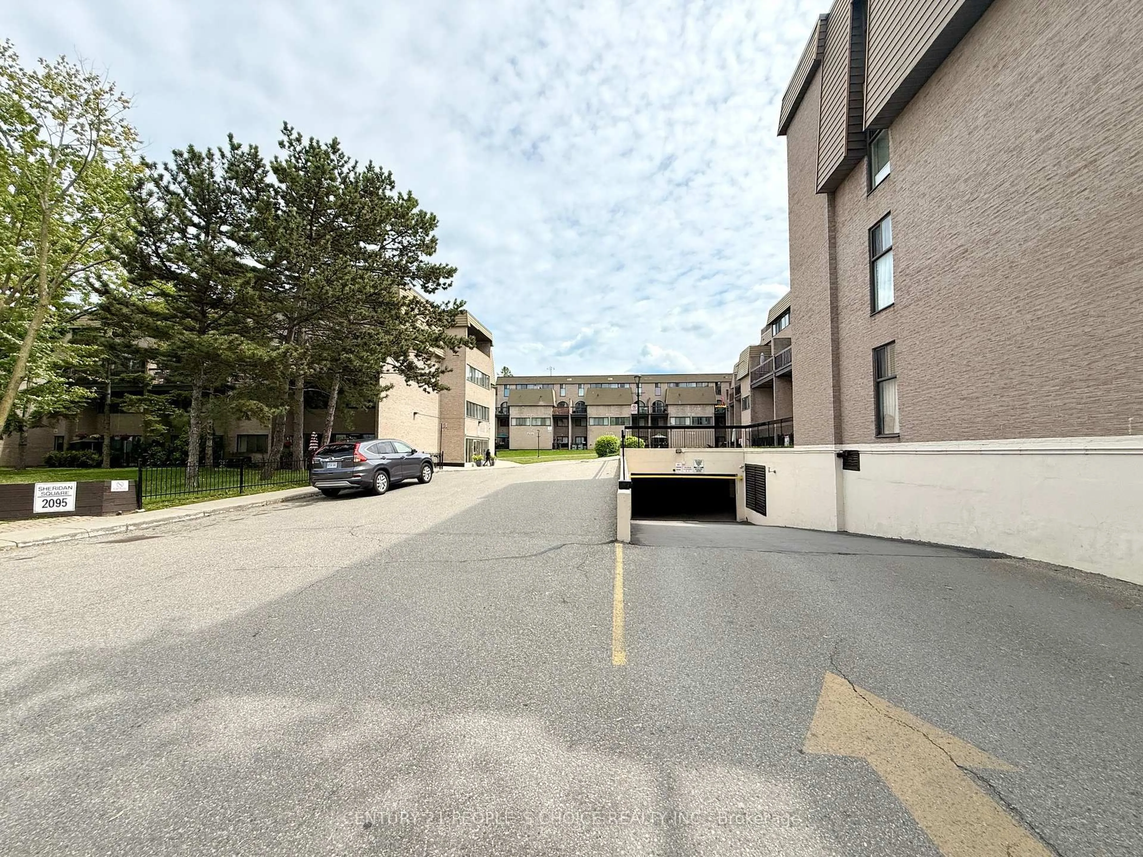 A pic from outside/outdoor area/front of a property/back of a property/a pic from drone, building for 2095 Roche Crt #216, Mississauga Ontario L5K 2C8