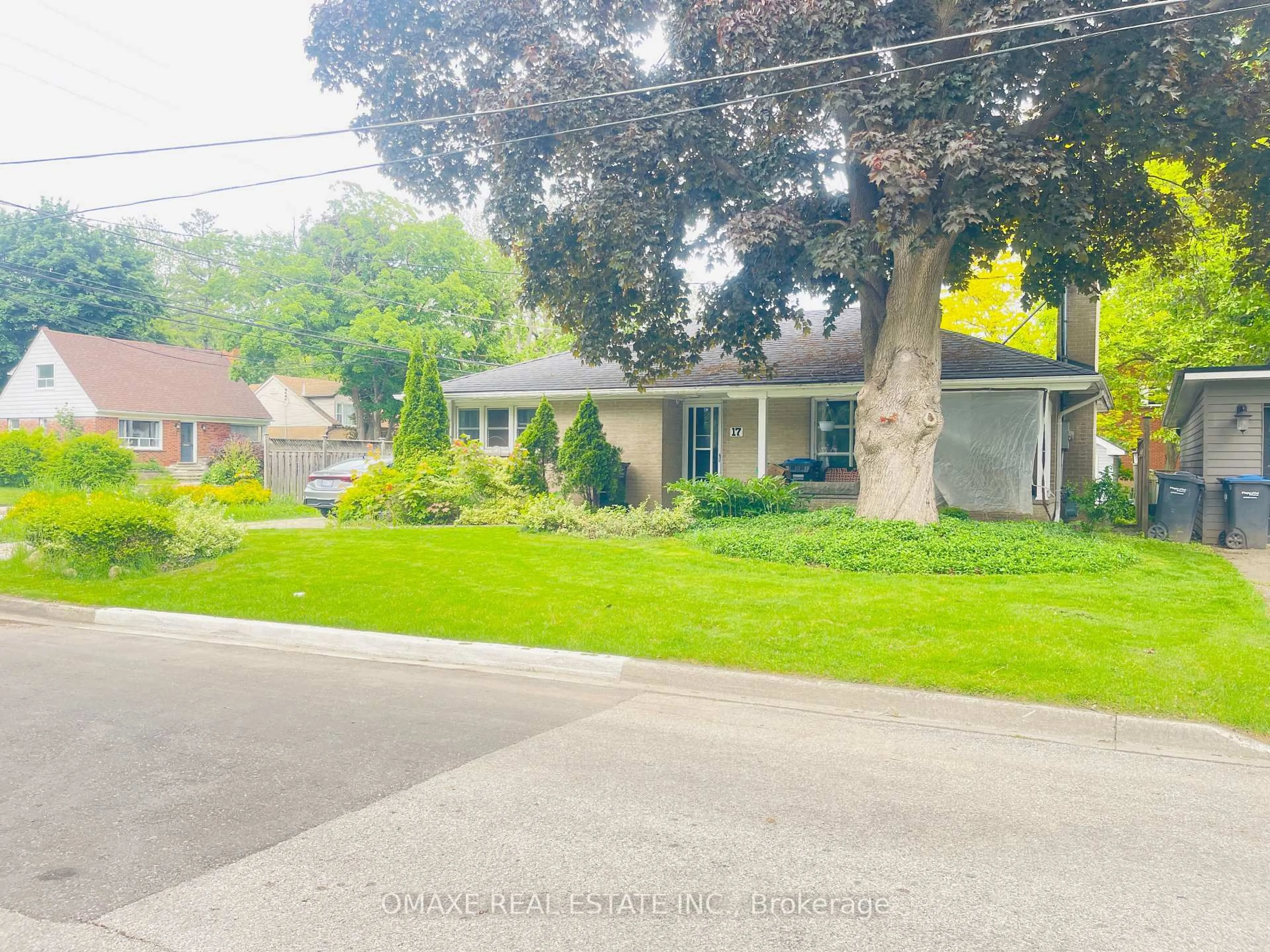 A pic from outside/outdoor area/front of a property/back of a property/a pic from drone, street for 17 Armstrong St, Brampton Ontario L6W 1W7