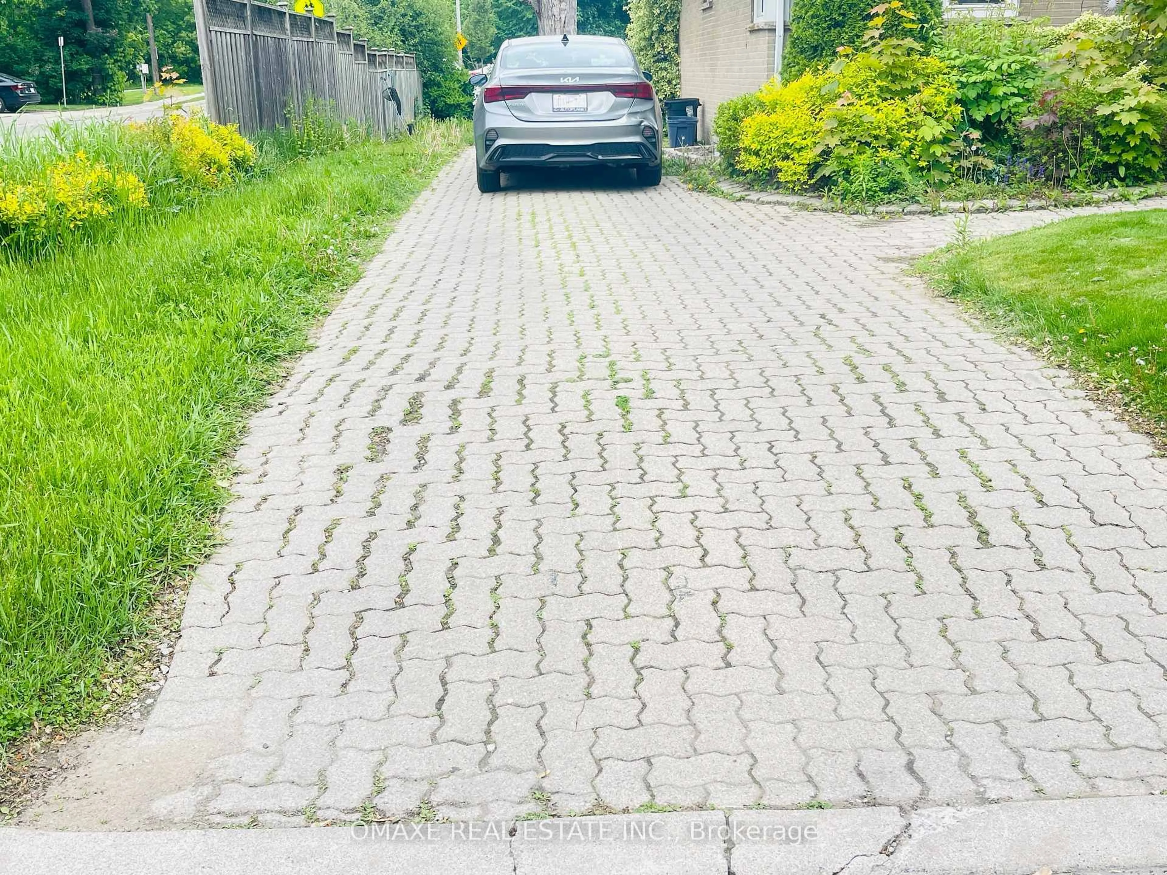 Parking for 17 Armstrong St, Brampton Ontario L6W 1W7