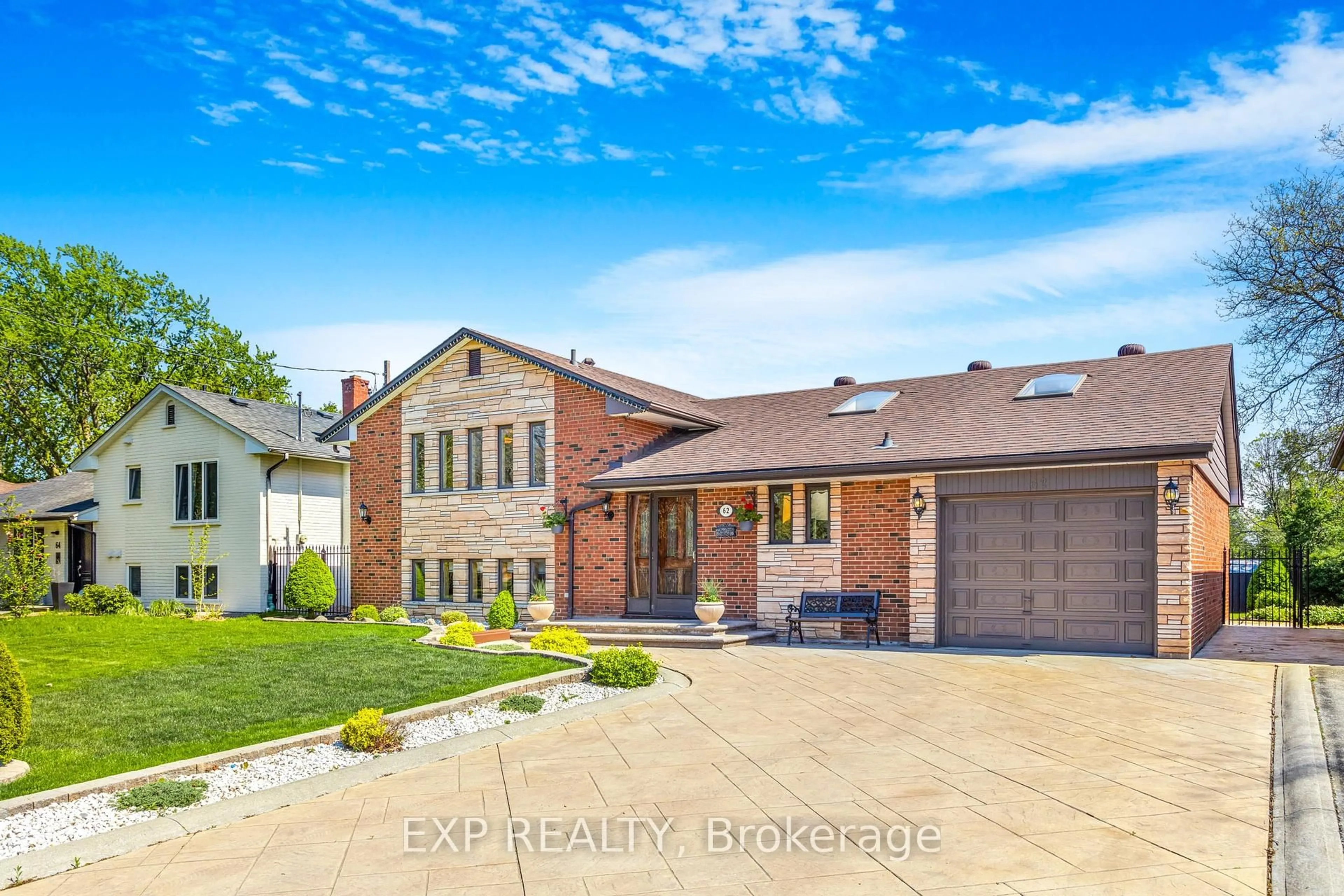 Home with brick exterior material, street for 62 Swanhurst Blvd, Mississauga Ontario L5N 1B7