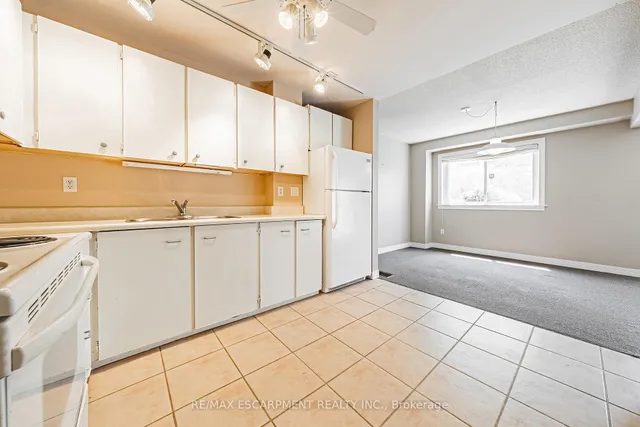 Additional property image - 451 Woodview Rd Unit 2