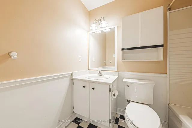 Additional property image - 451 Woodview Rd Unit 2
