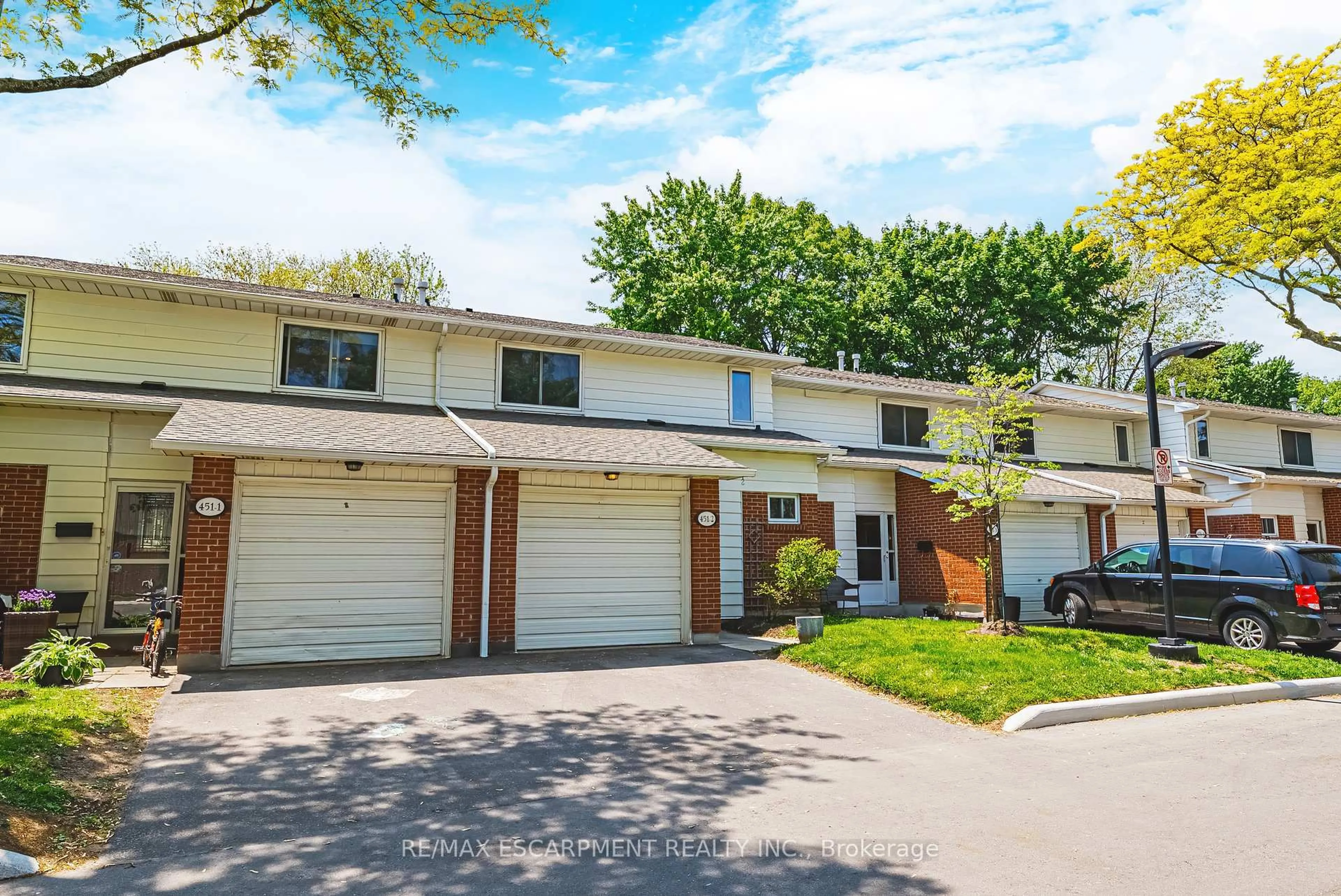 Unknown for 451 Woodview Rd #2, Burlington Ontario L7N 2Z9